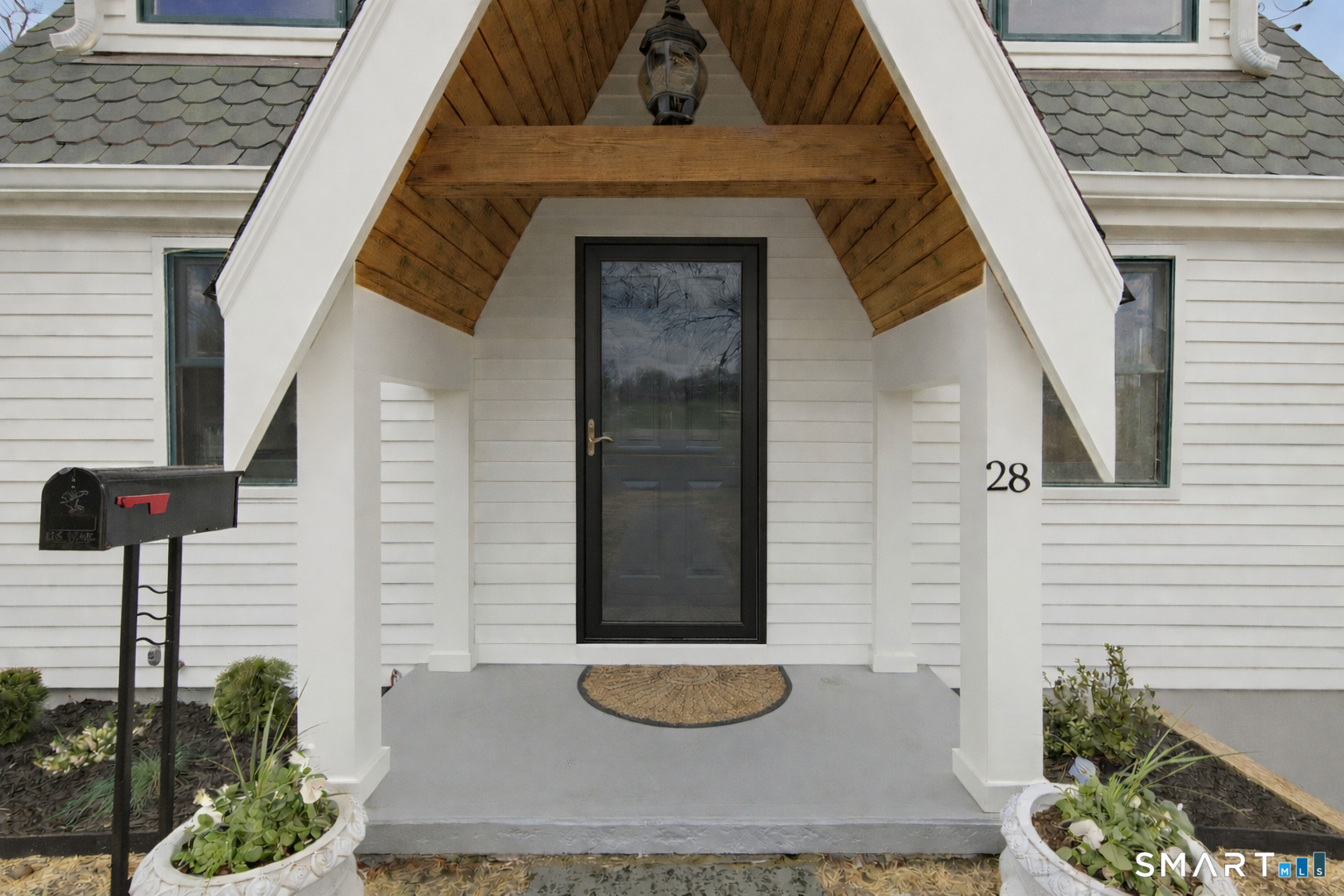 28 Silvermine Avenue