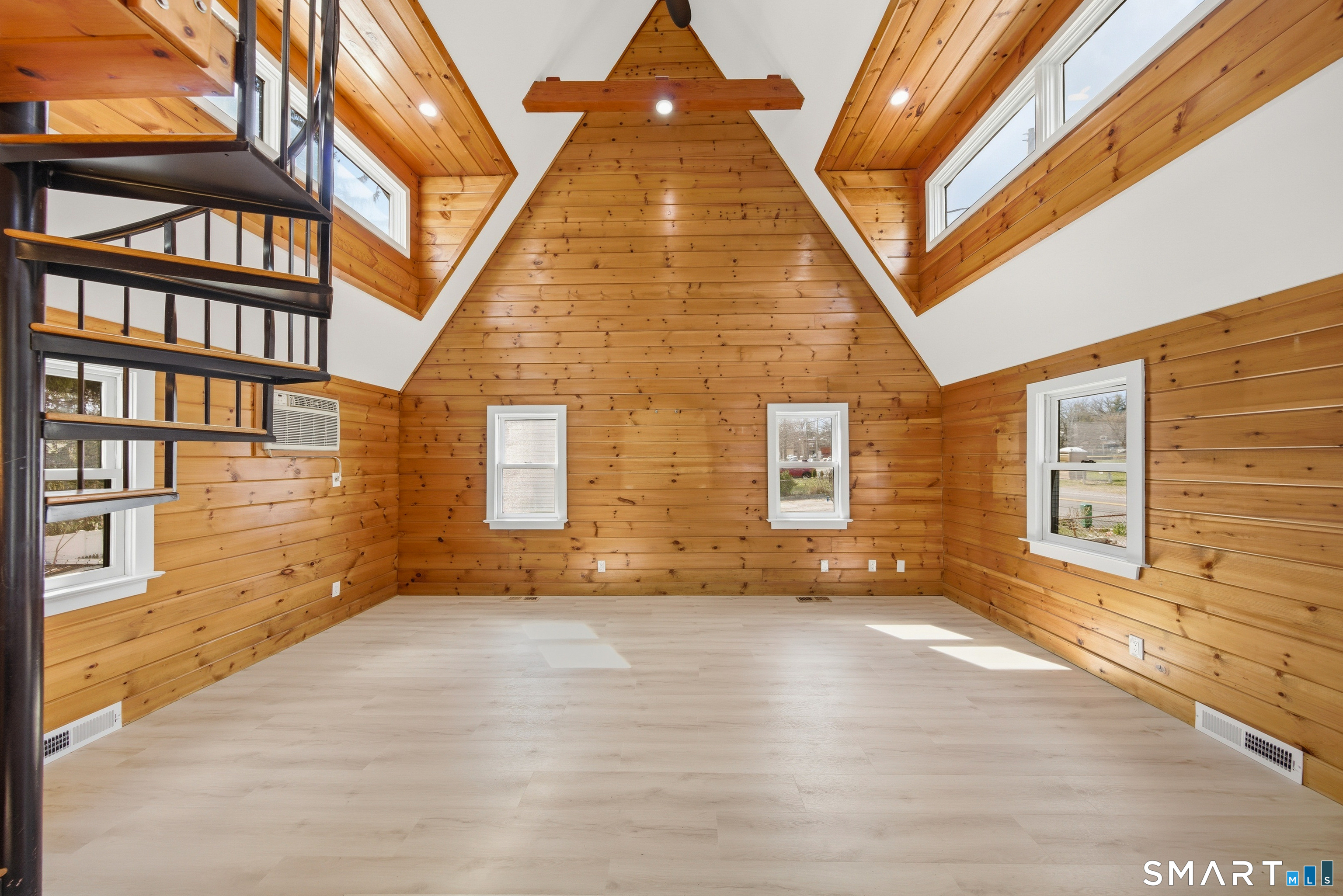 28 Silvermine Avenue