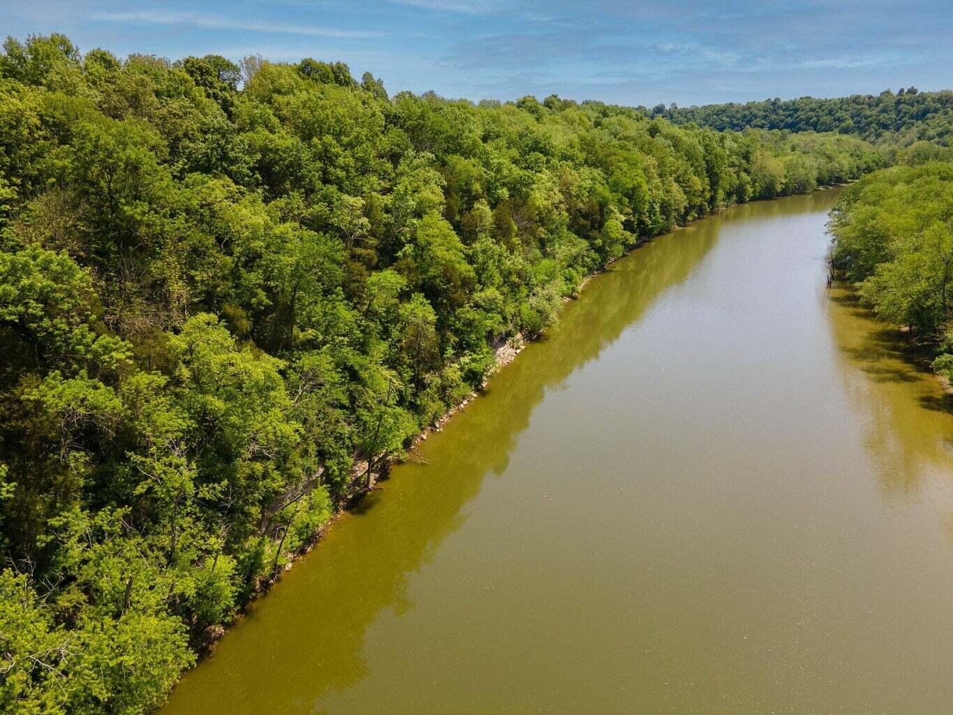 150 Lakeside Drive