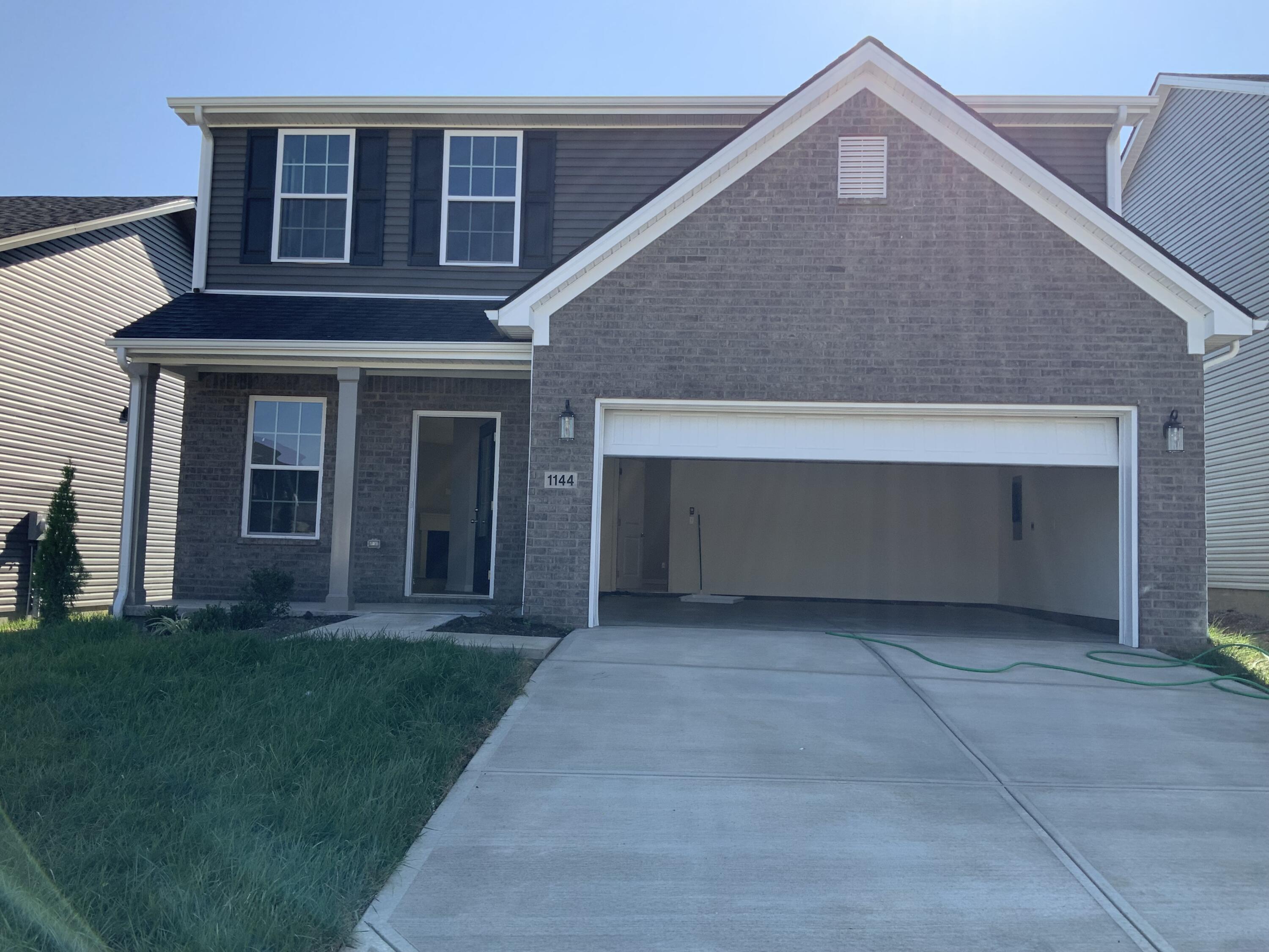 1144 Leanndra Park
