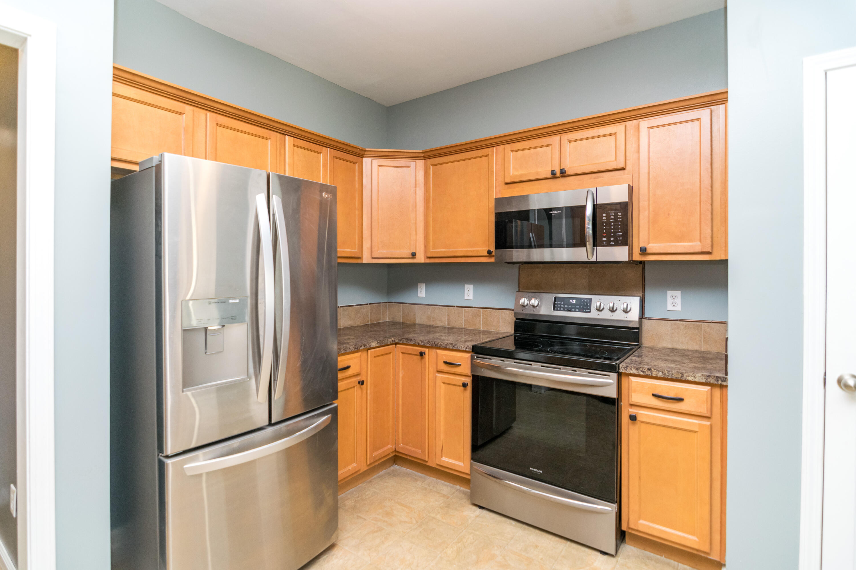 2861 Bay Colony Lane