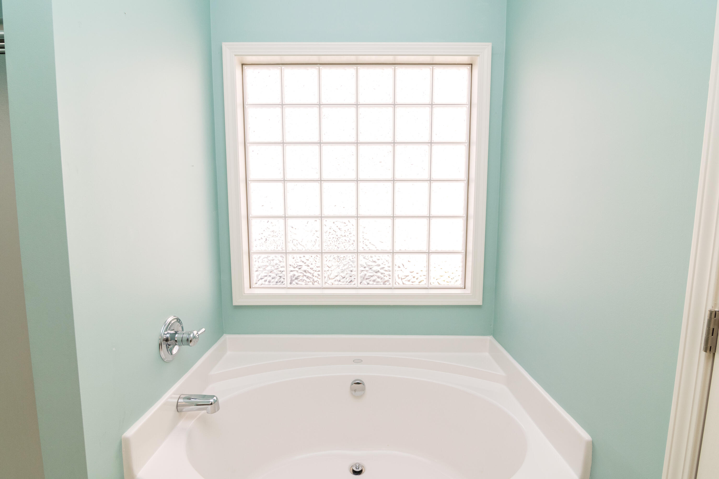 2861 Bay Colony Lane