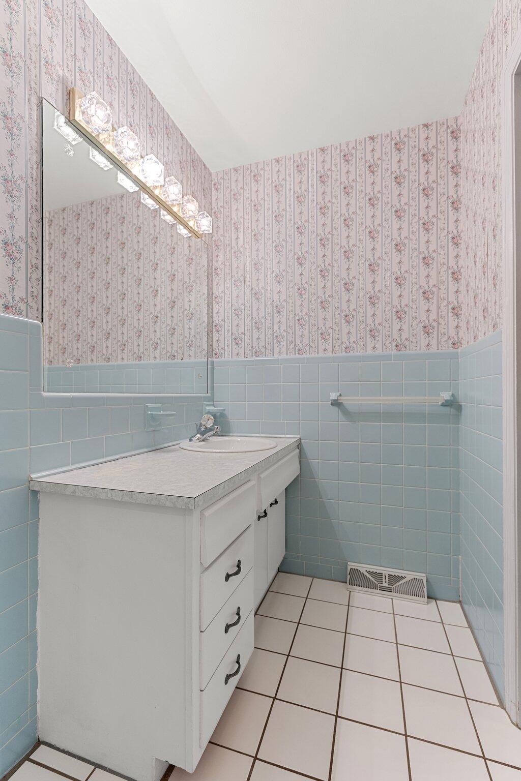 2042 Old Nassau Road