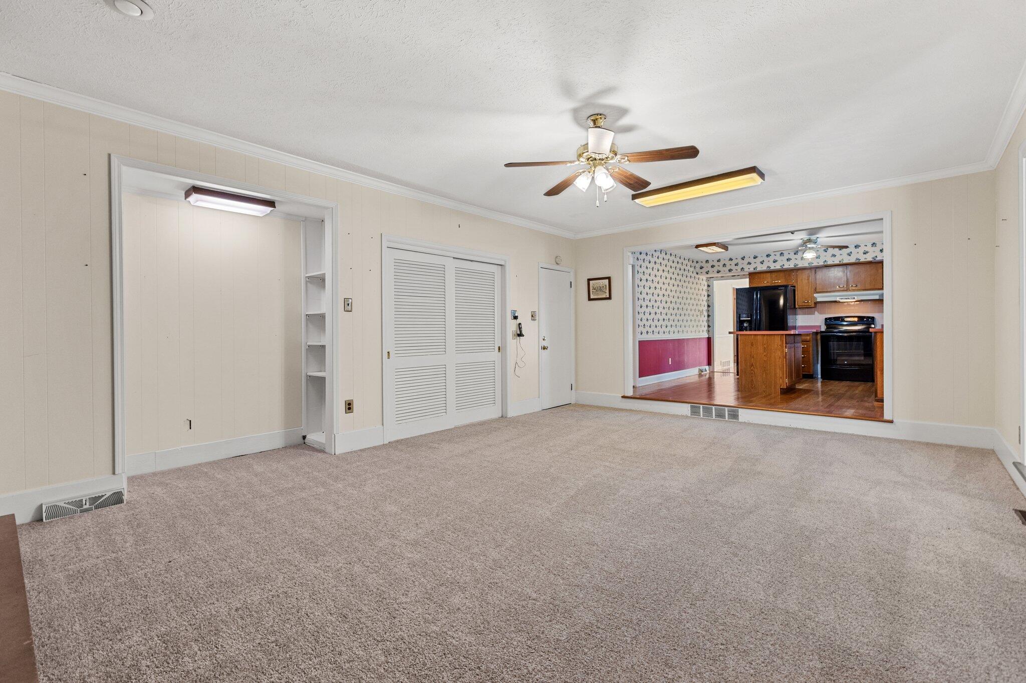 2042 Old Nassau Road