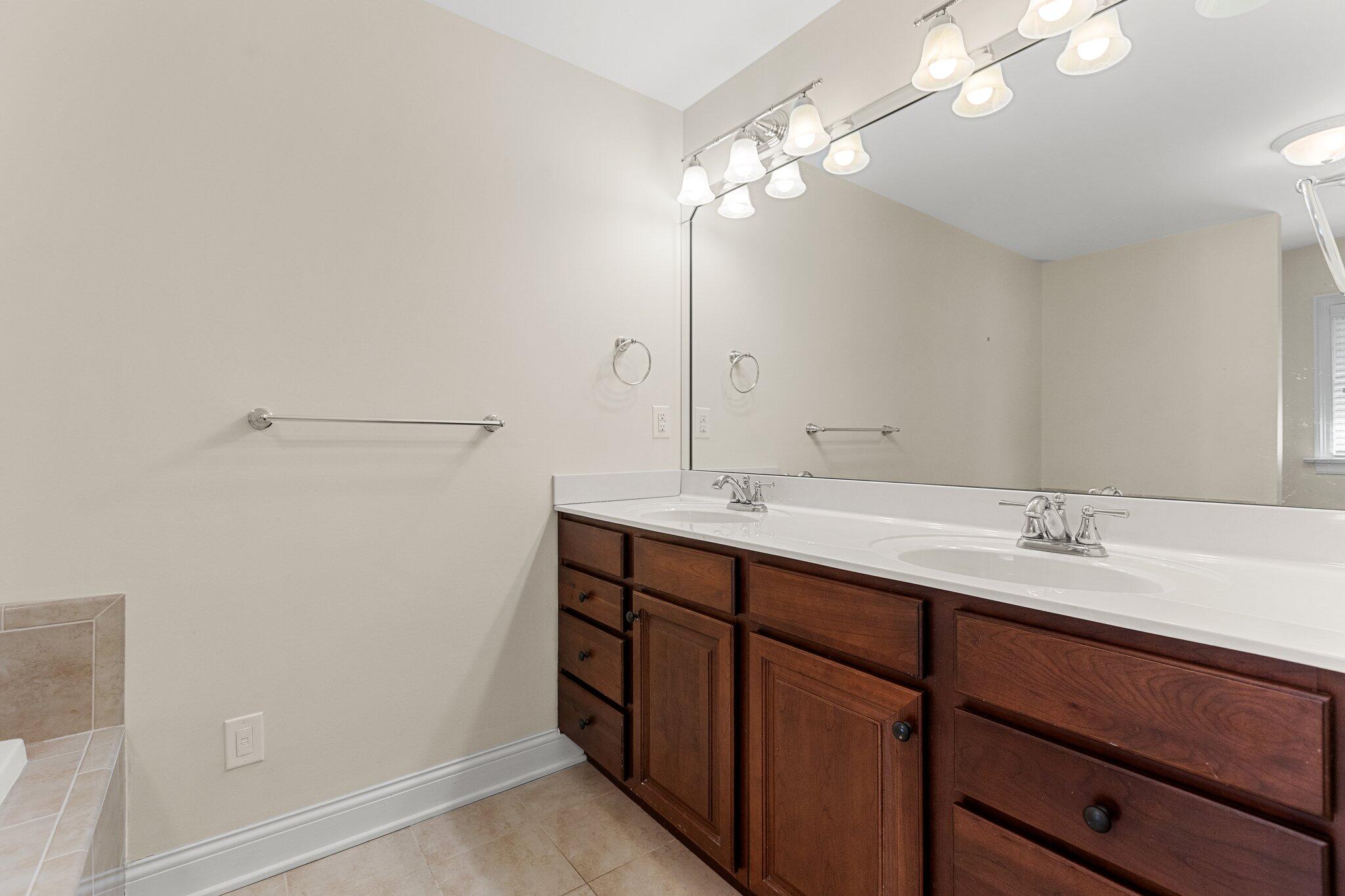 2042 Old Nassau Road