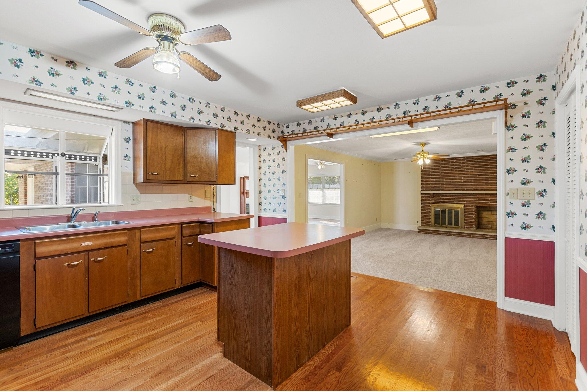 2042 Old Nassau Road