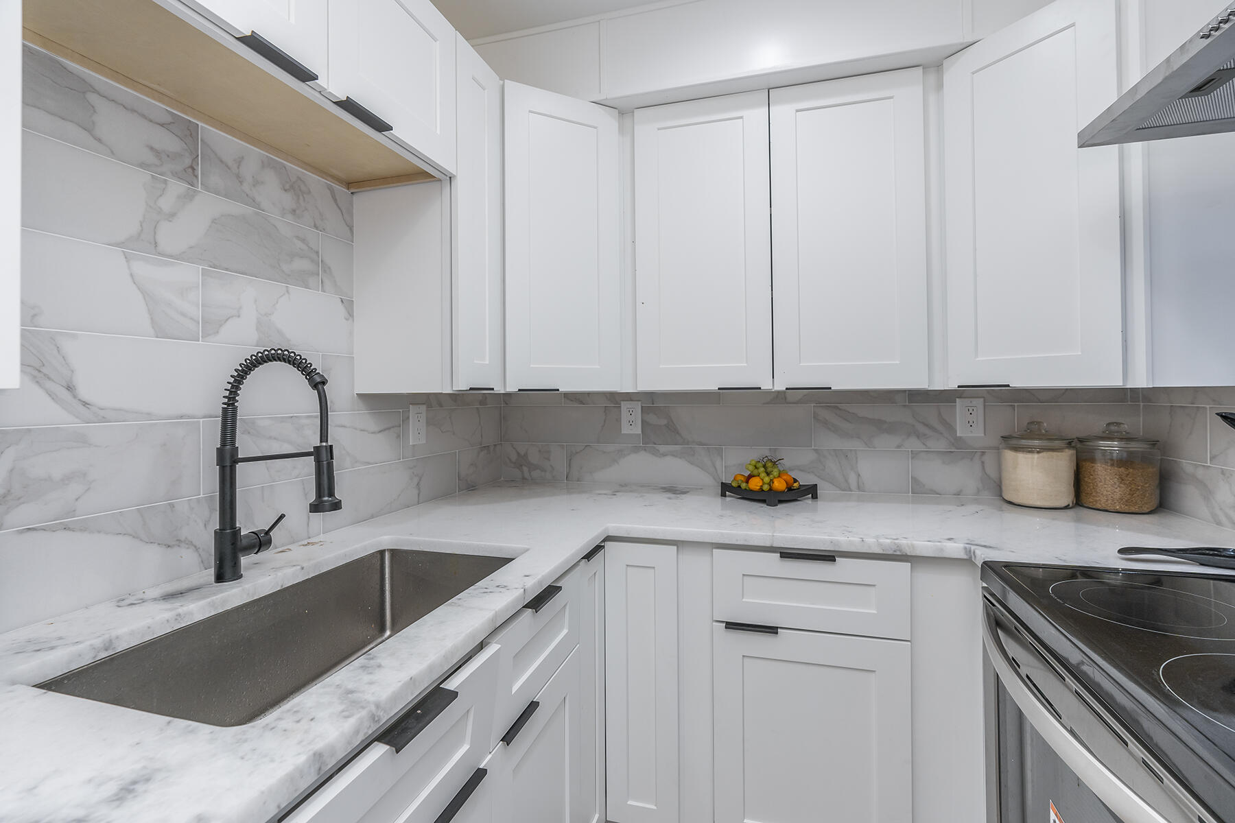 305 Lake Street Unit: 16