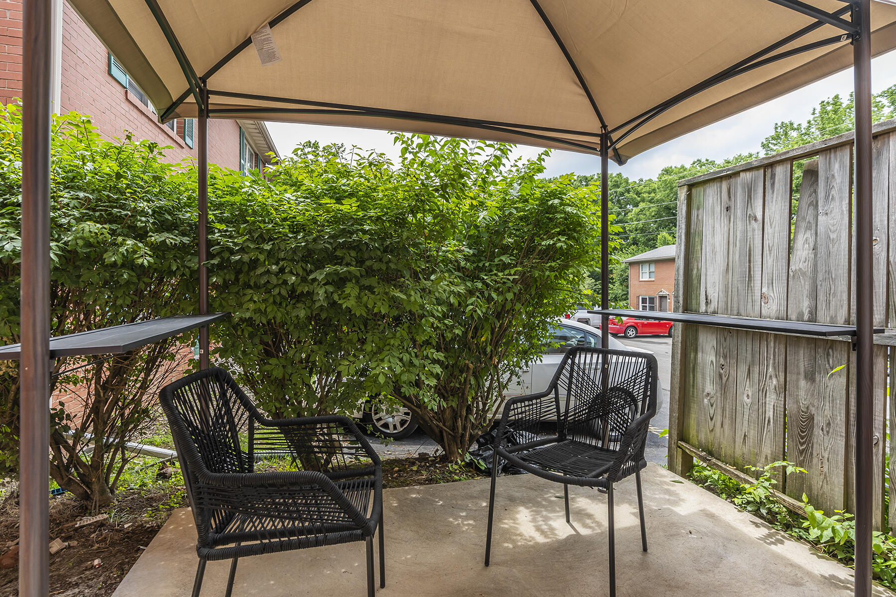 305 Lake Street Unit: 16