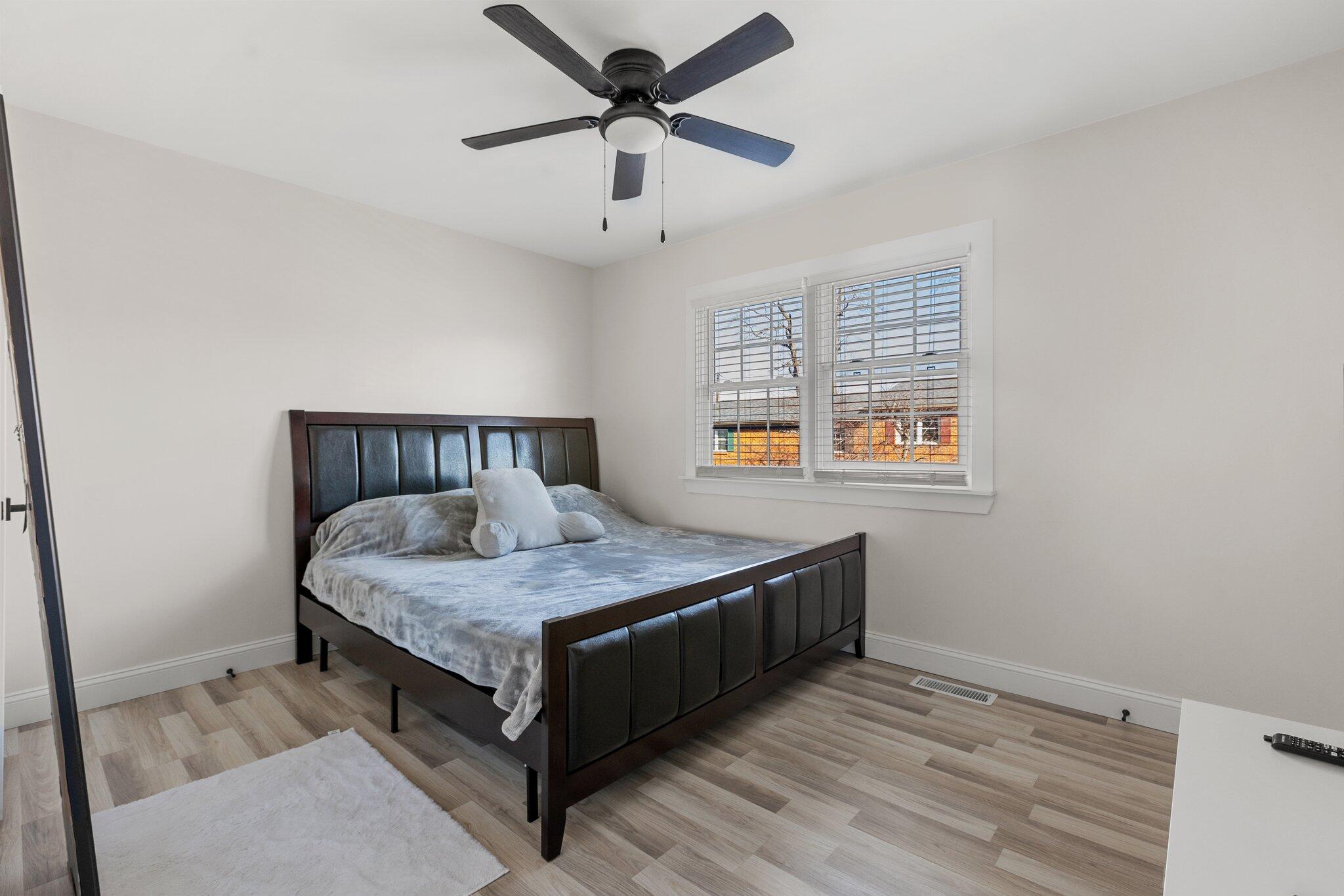 305 Lake Street Unit: 16