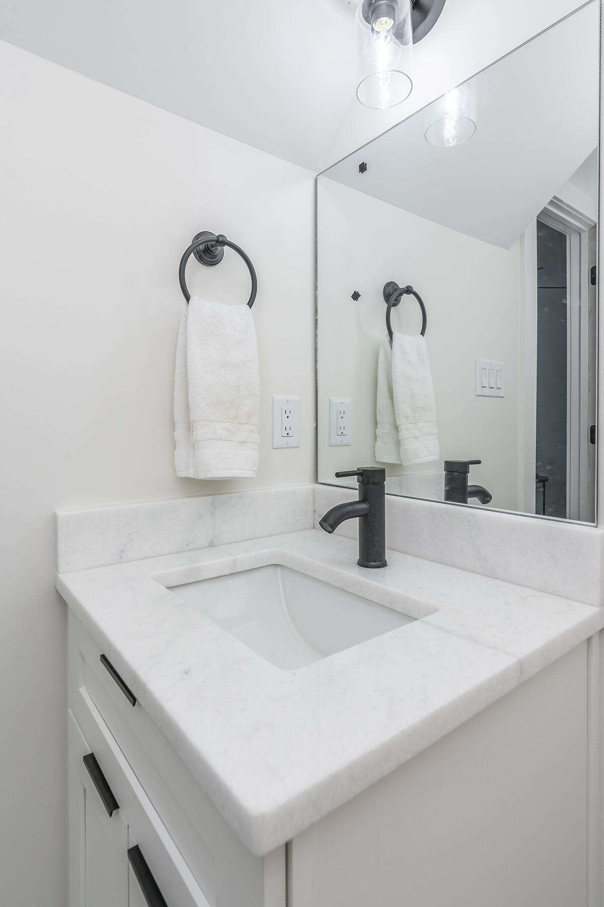 305 Lake Street Unit: 16