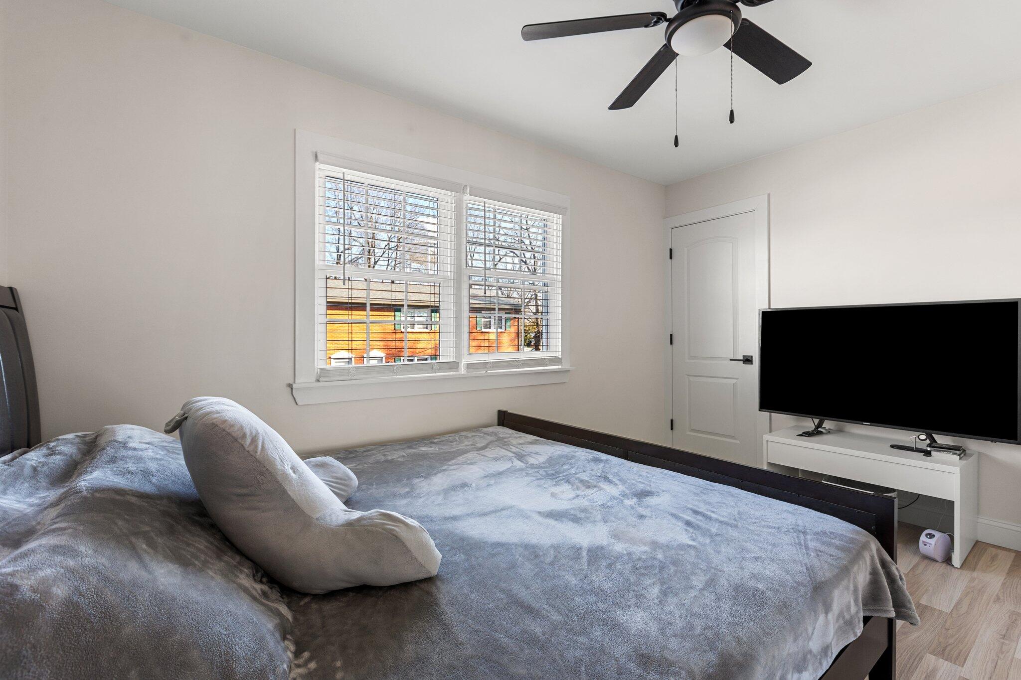 305 Lake Street Unit: 16