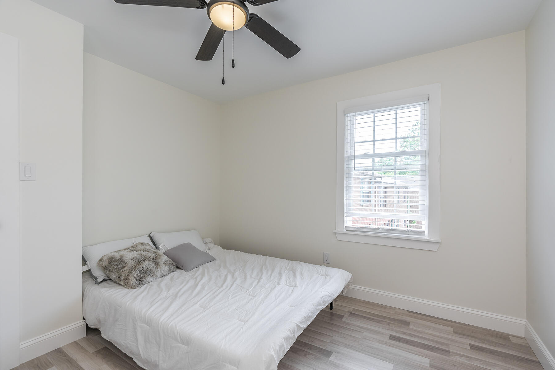 305 Lake Street Unit: 16