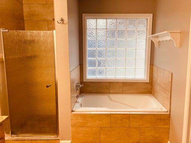 3820 Scarlet Oak Lane