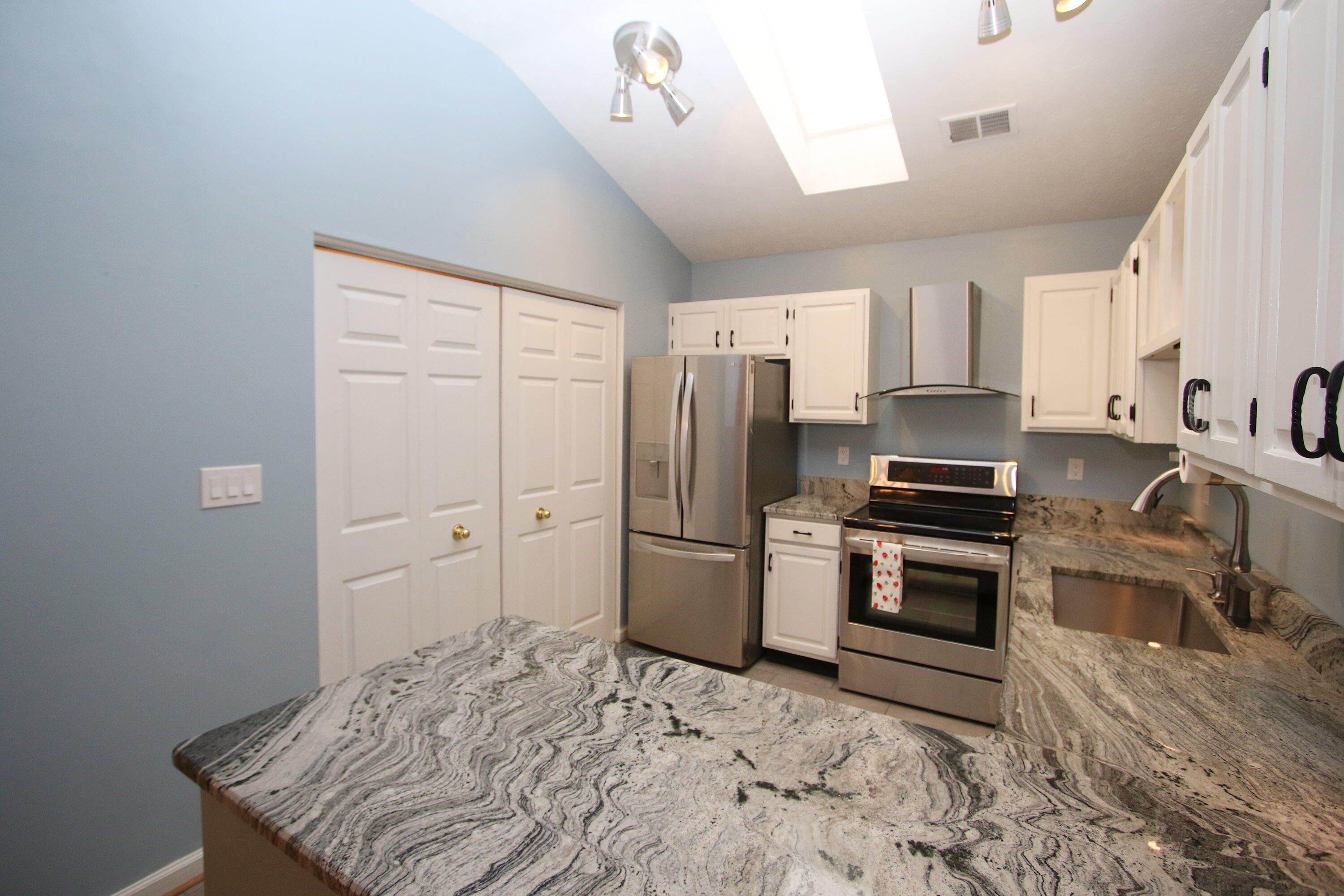 4224 Canterbury Green Way