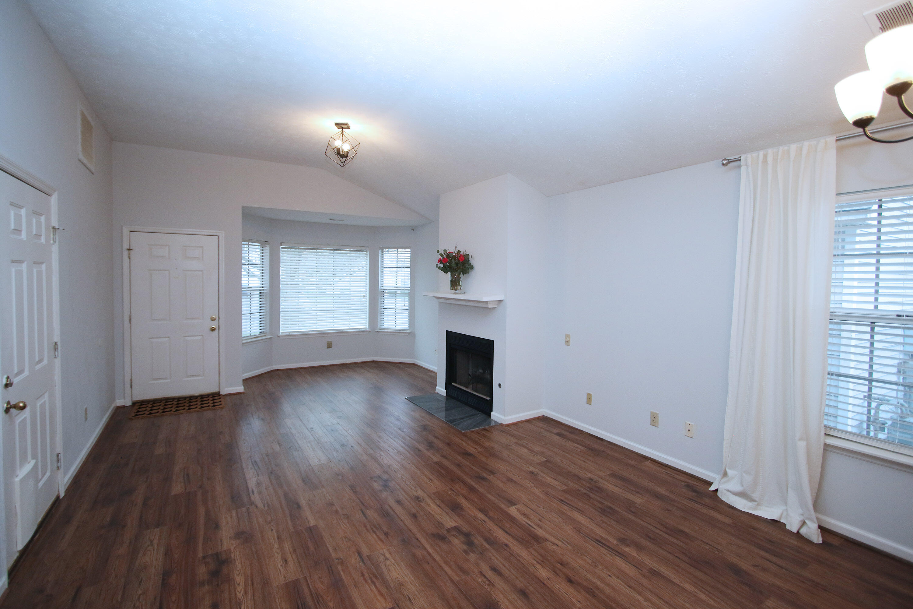 4224 Canterbury Green Way