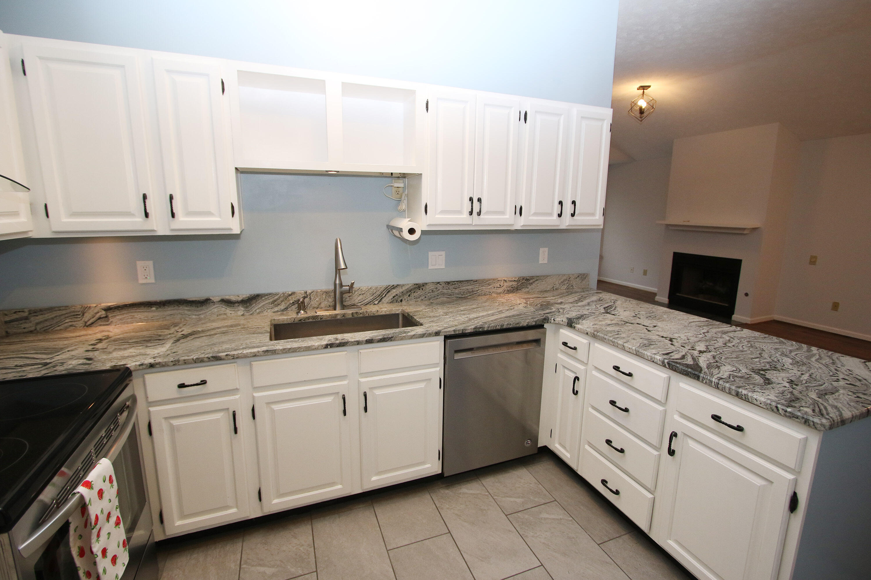 4224 Canterbury Green Way