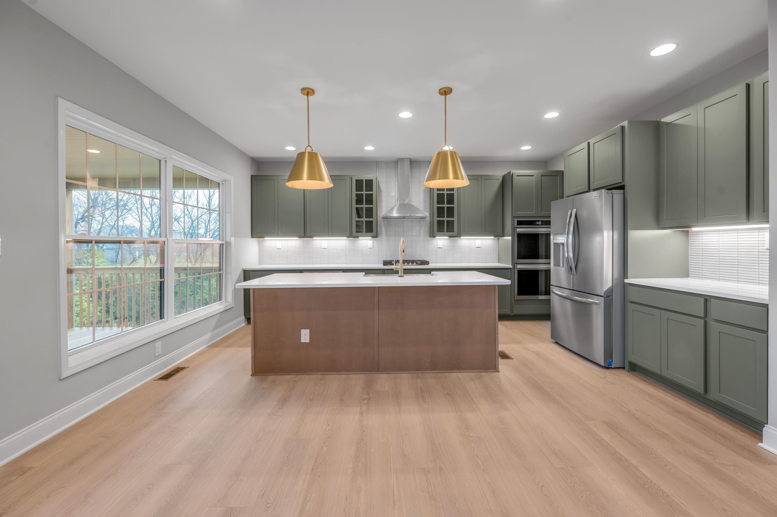 3569 Bay Springs Park