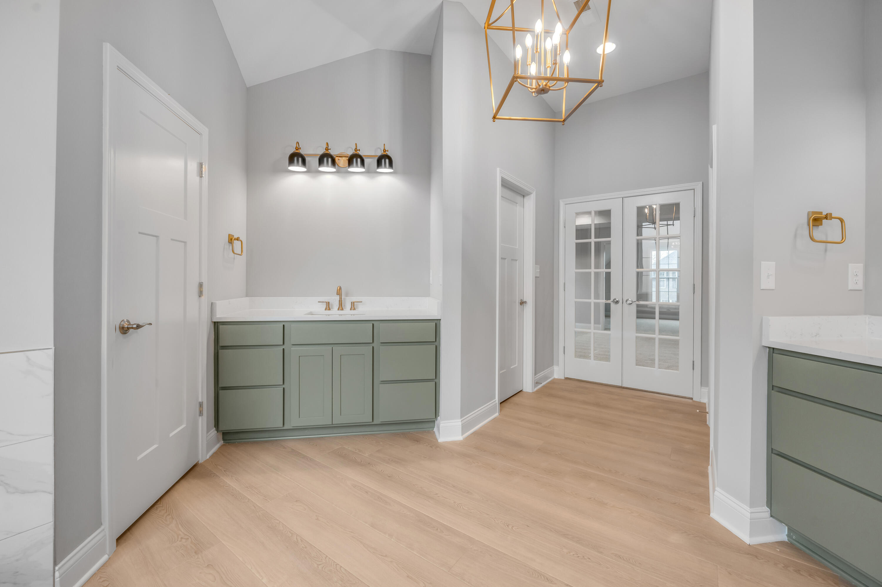 3569 Bay Springs Park