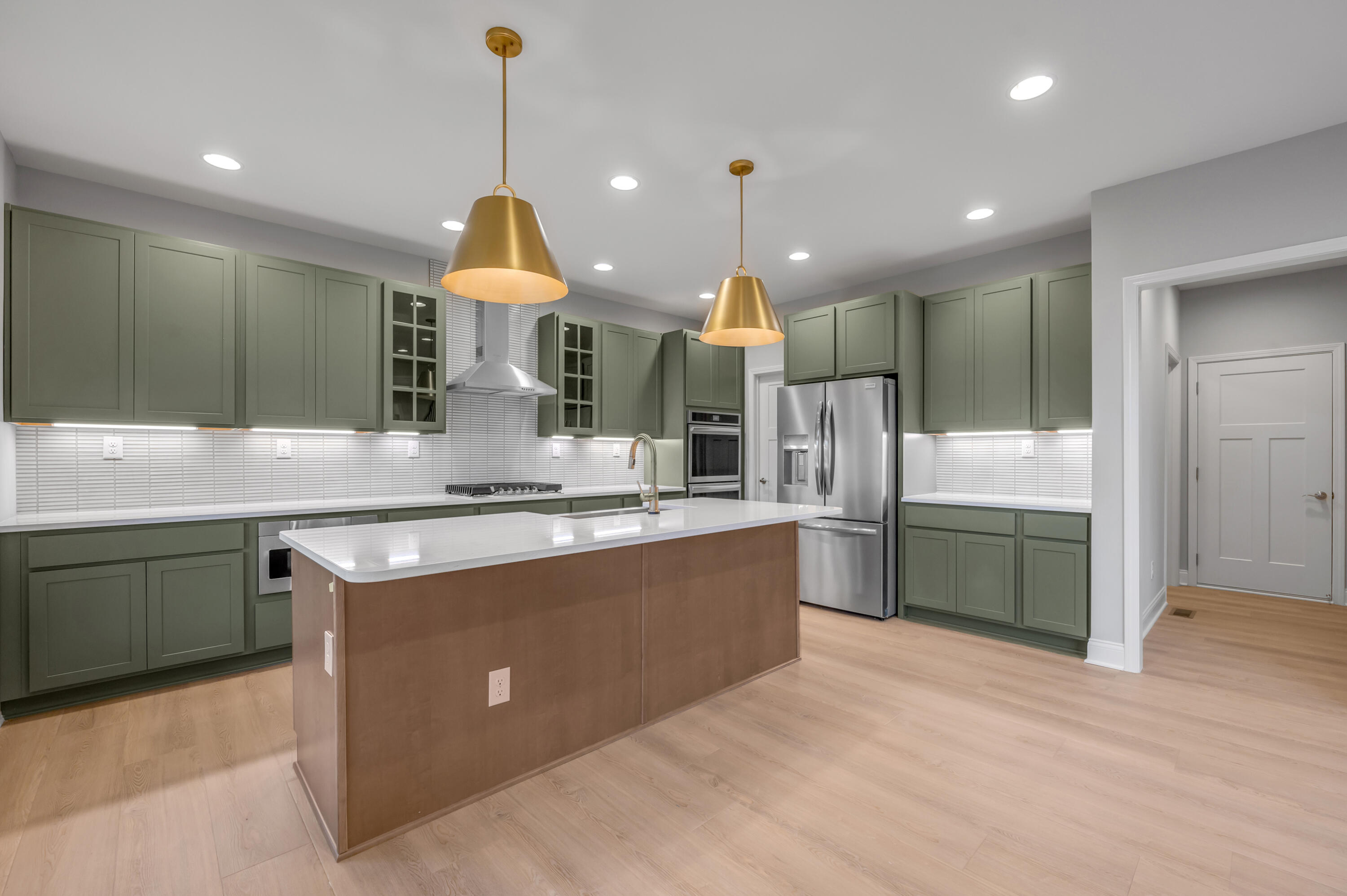 3569 Bay Springs Park