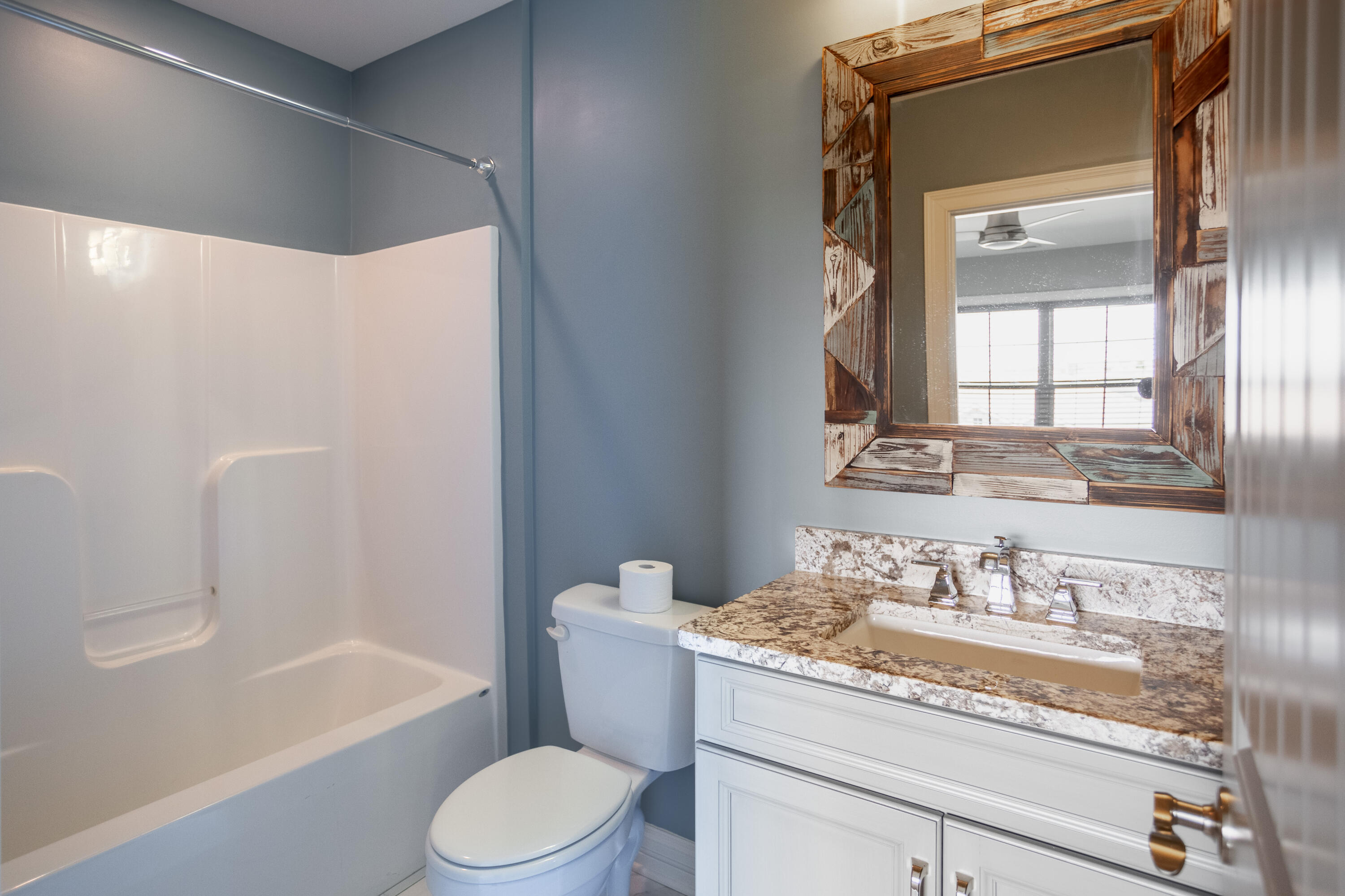 1032 Lauderdale Drive