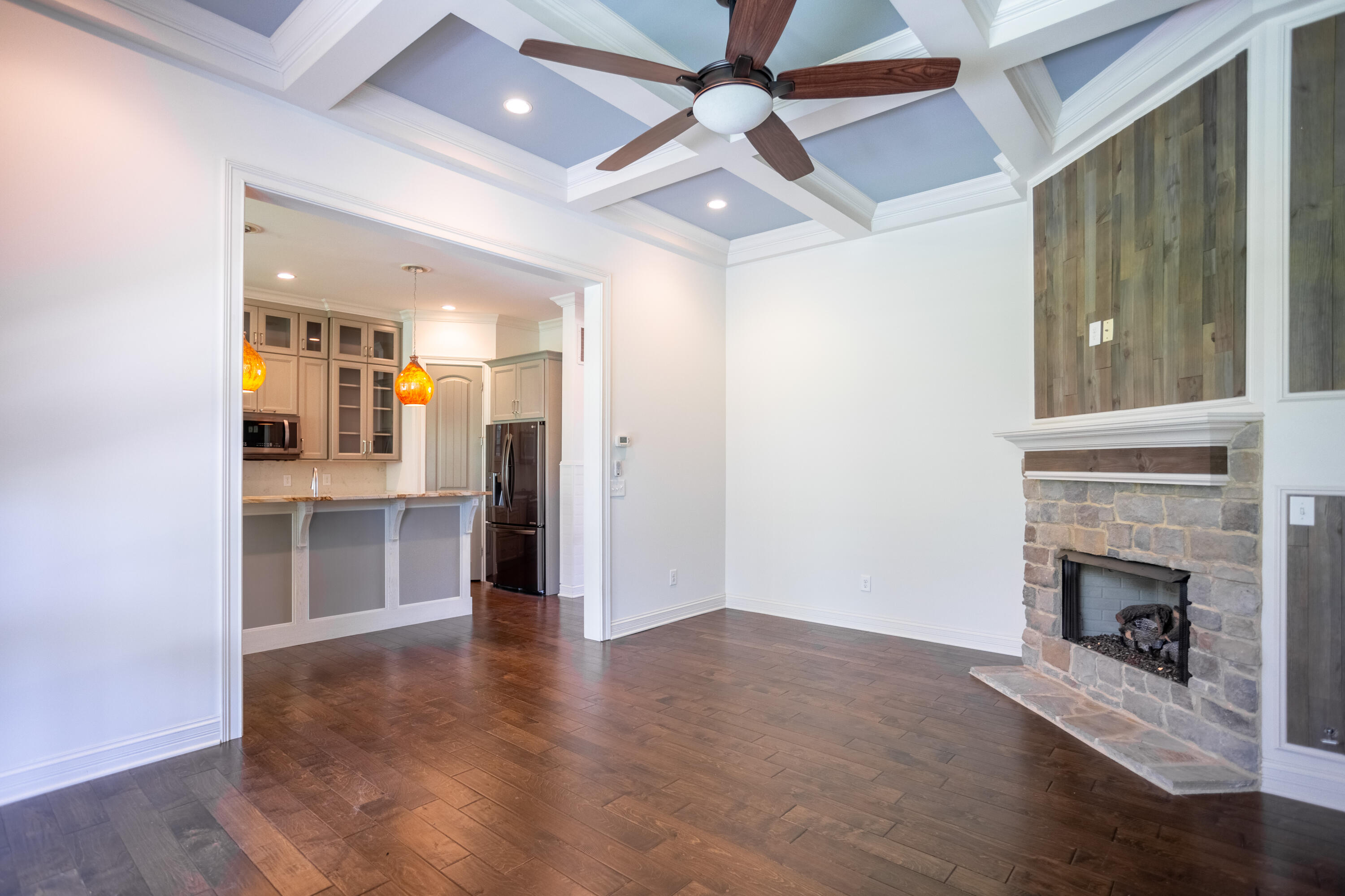 1032 Lauderdale Drive