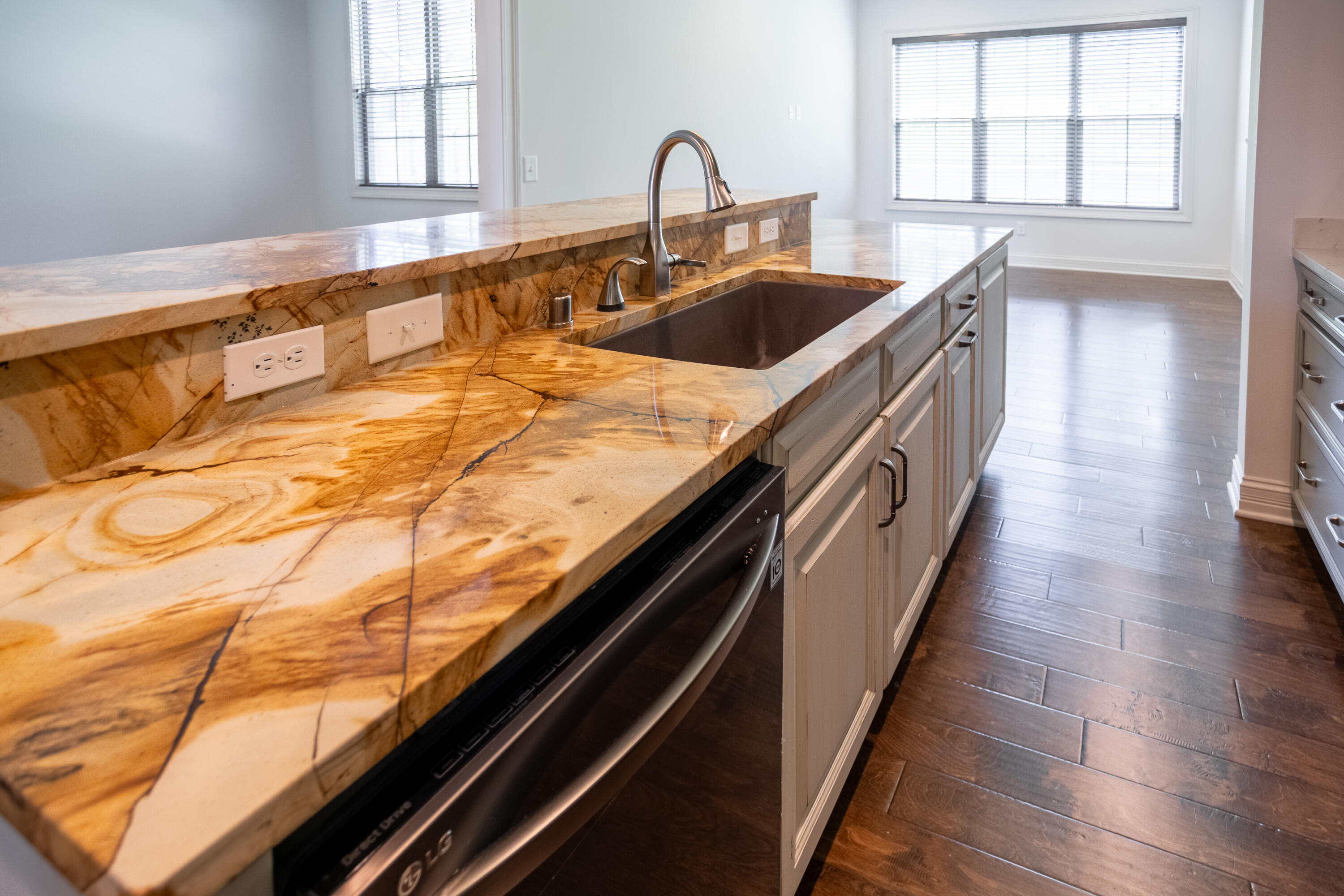 1032 Lauderdale Drive