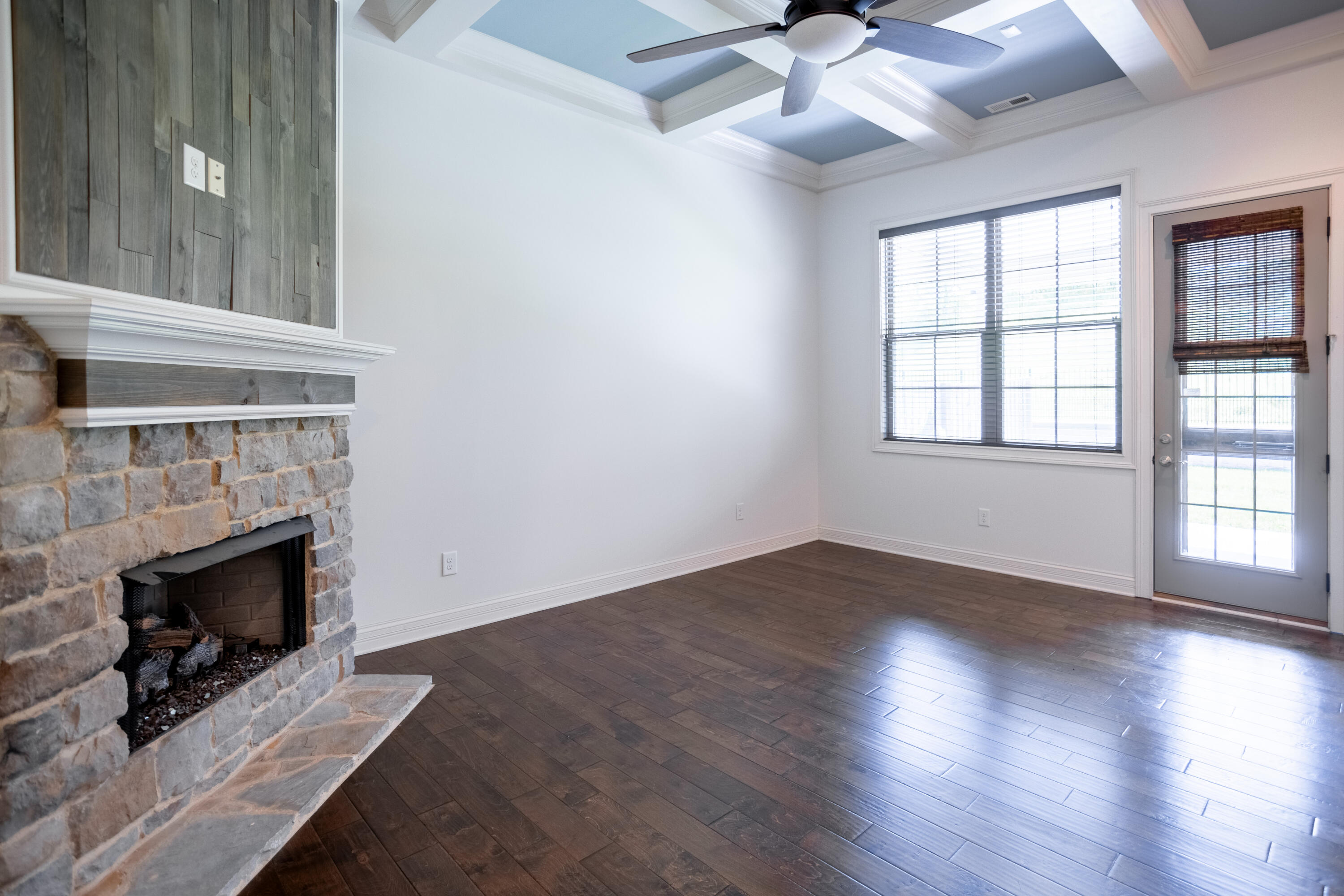 1032 Lauderdale Drive