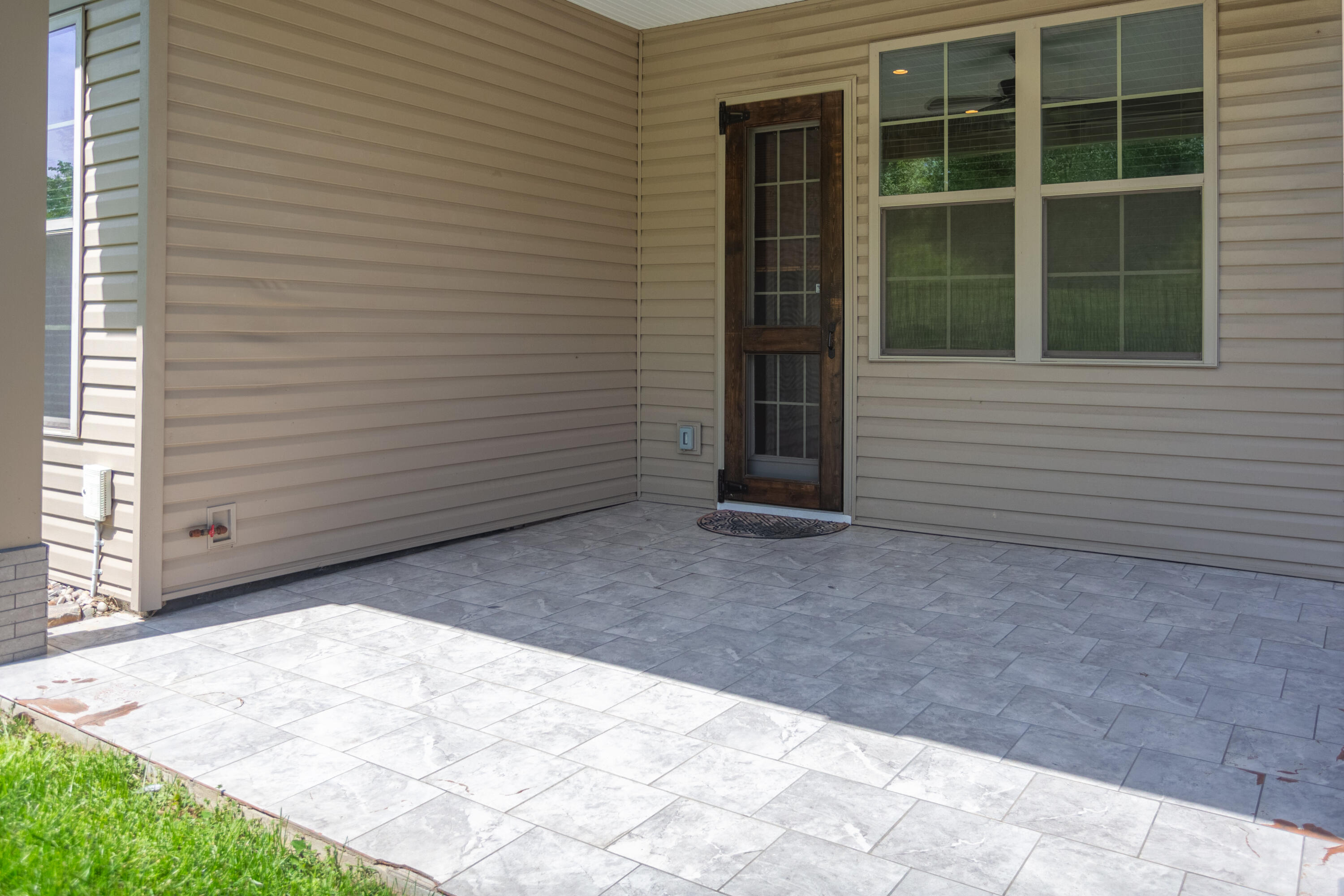 1032 Lauderdale Drive