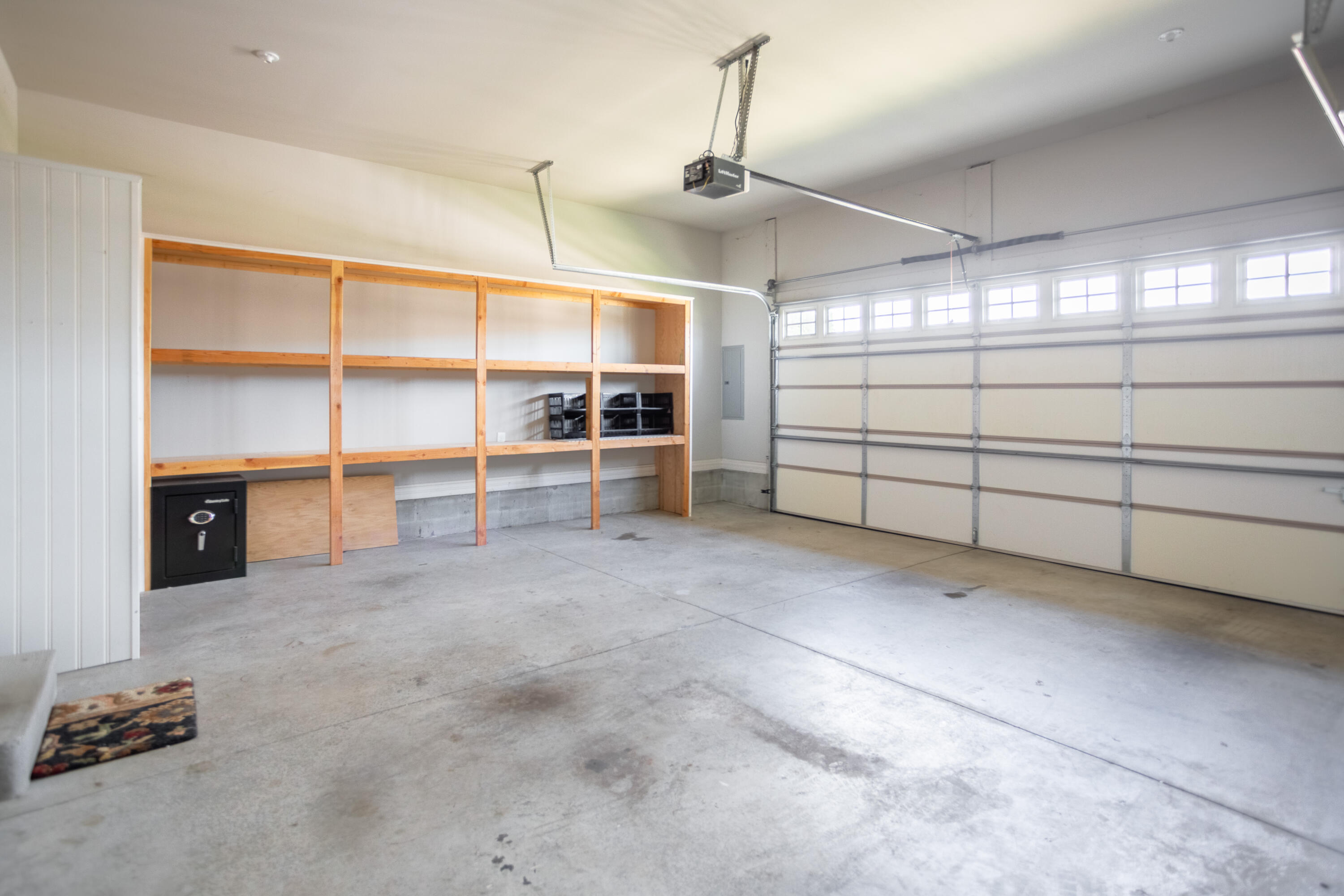 1032 Lauderdale Drive