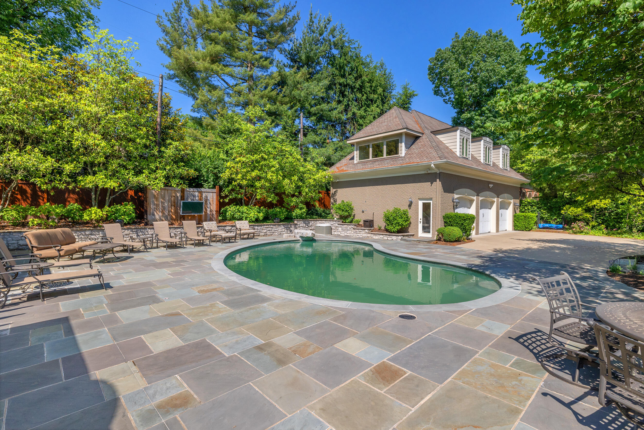 1732-1736 Richmond Road