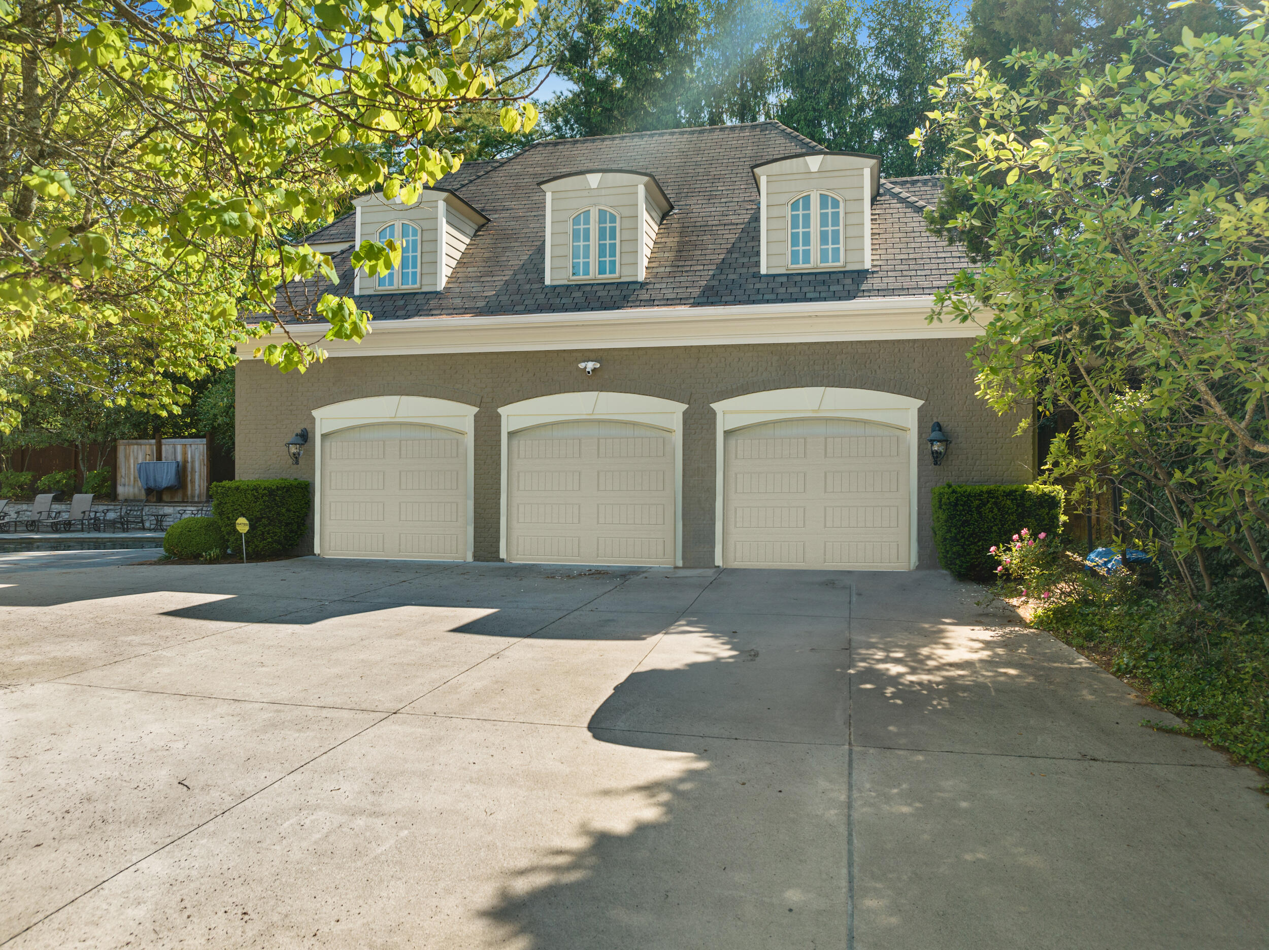 1732-1736 Richmond Road