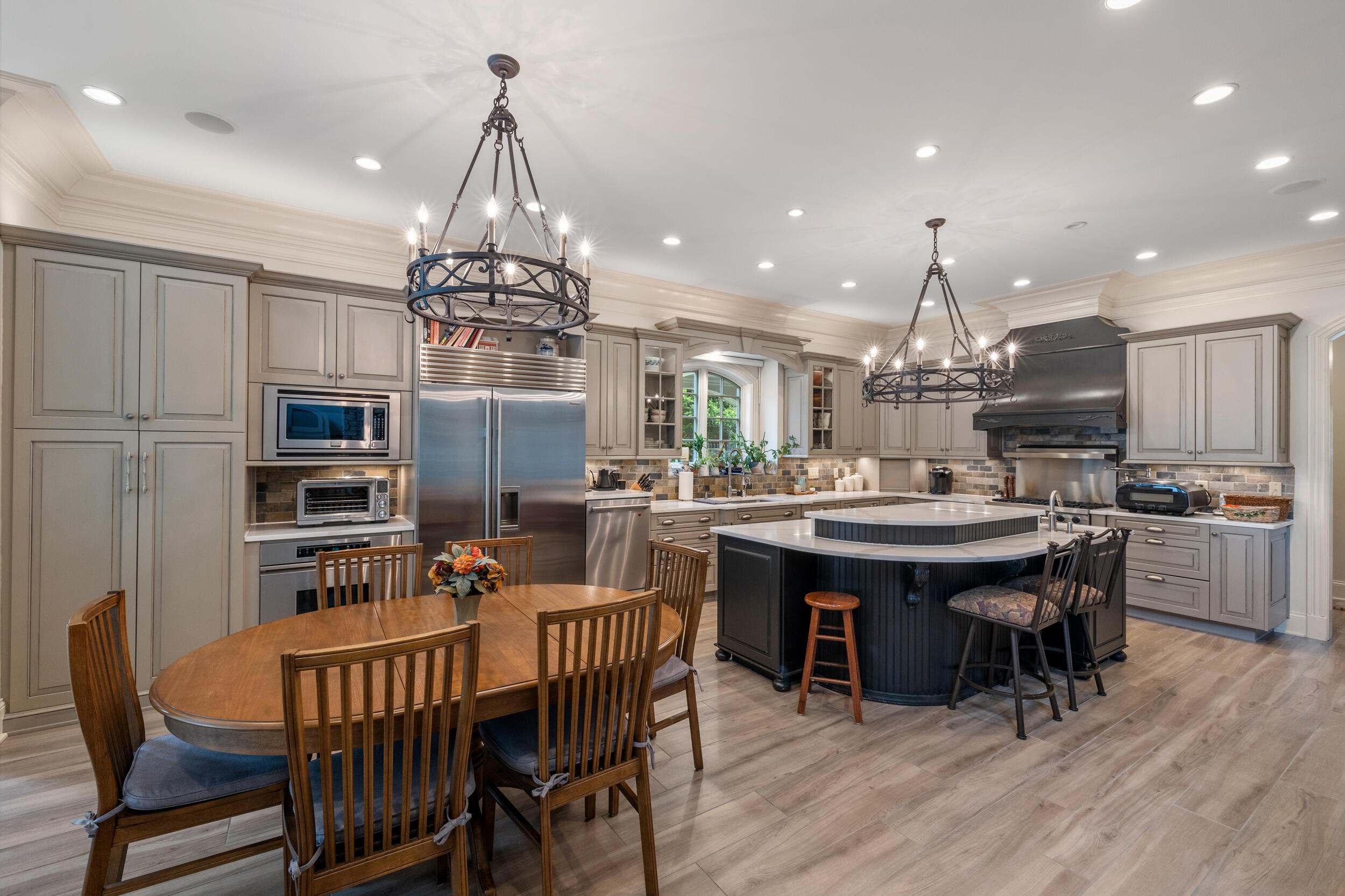 1732-1736 Richmond Road