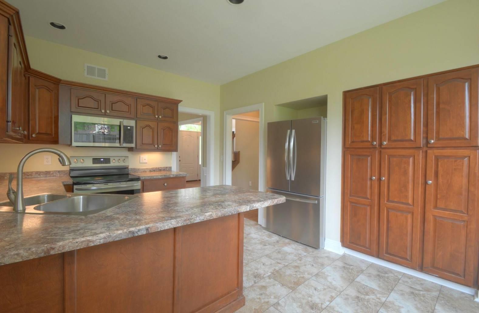 4633 Longbridge Lane