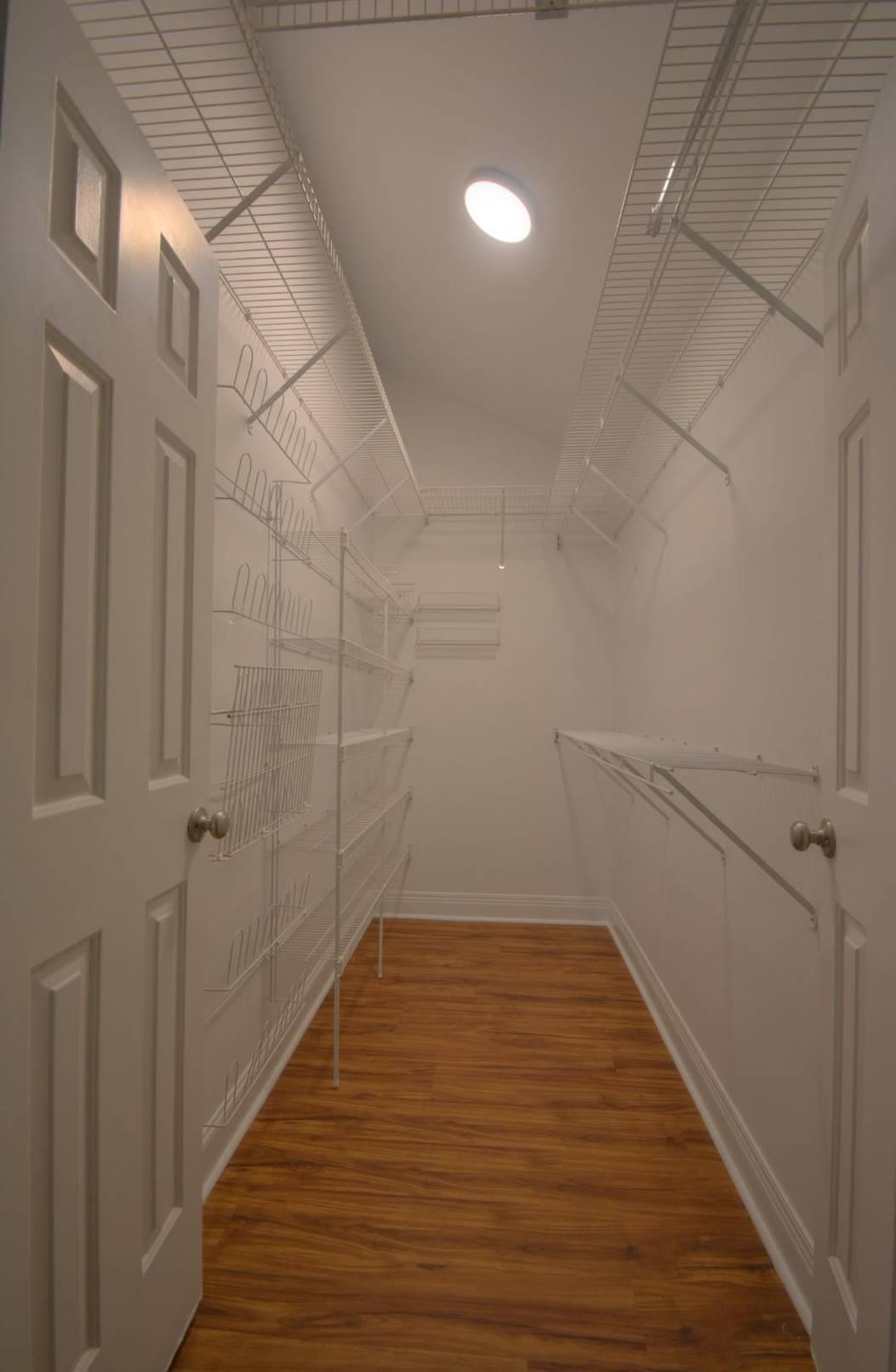 4633 Longbridge Lane