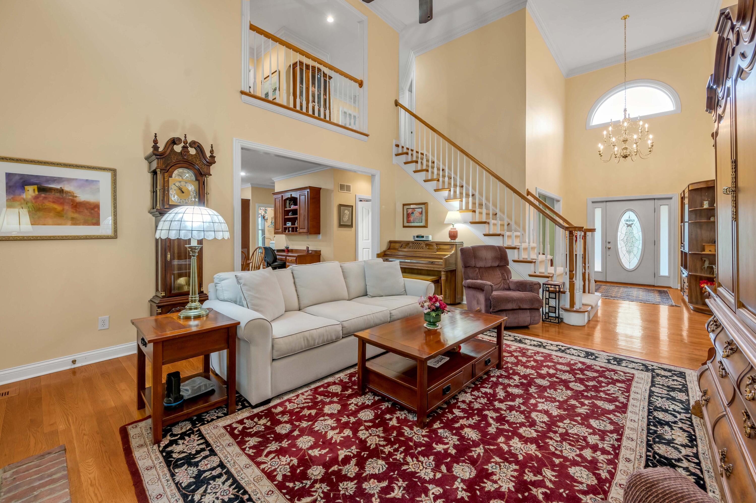 4304 Creek Valley Way