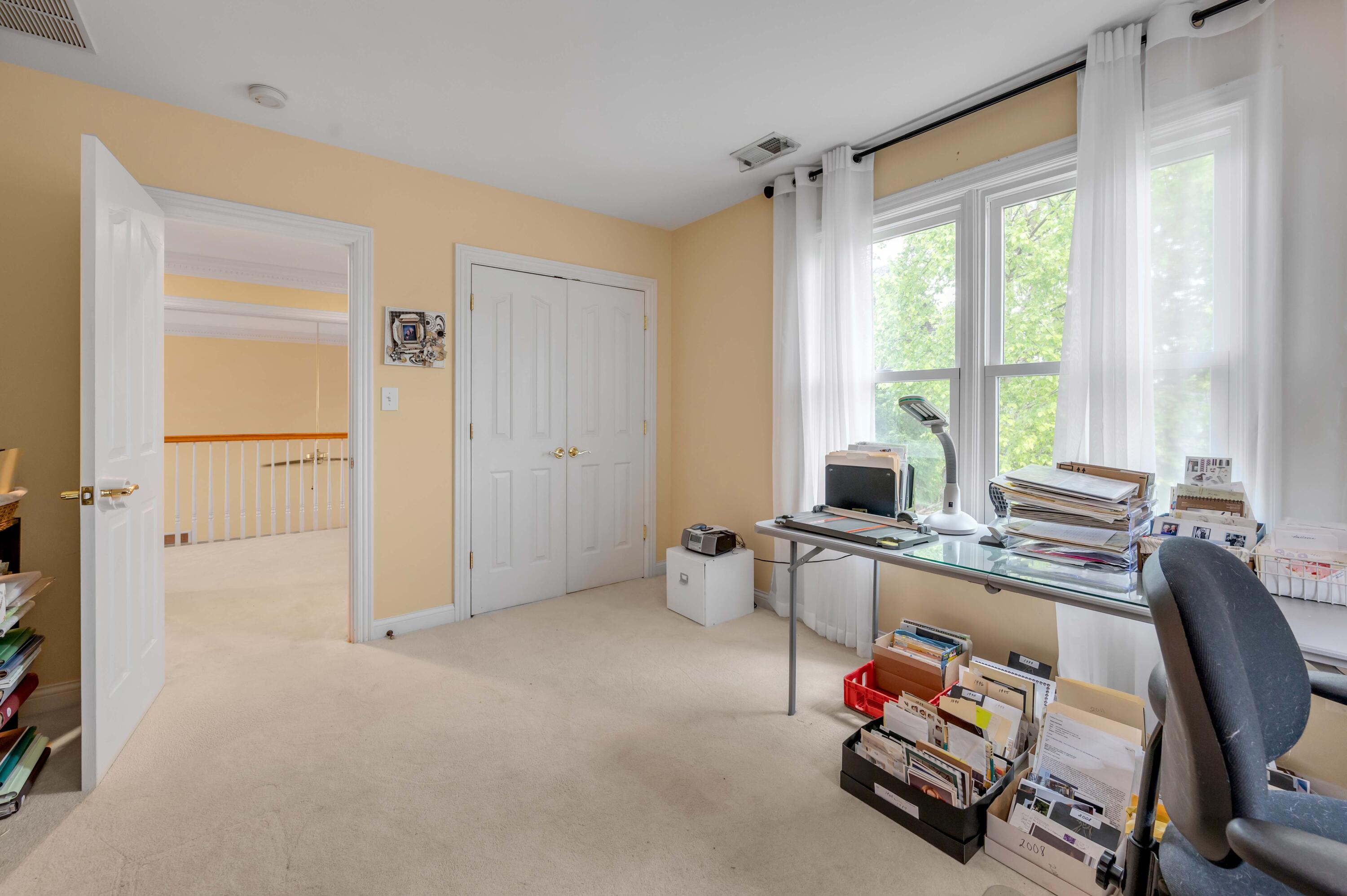 4304 Creek Valley Way