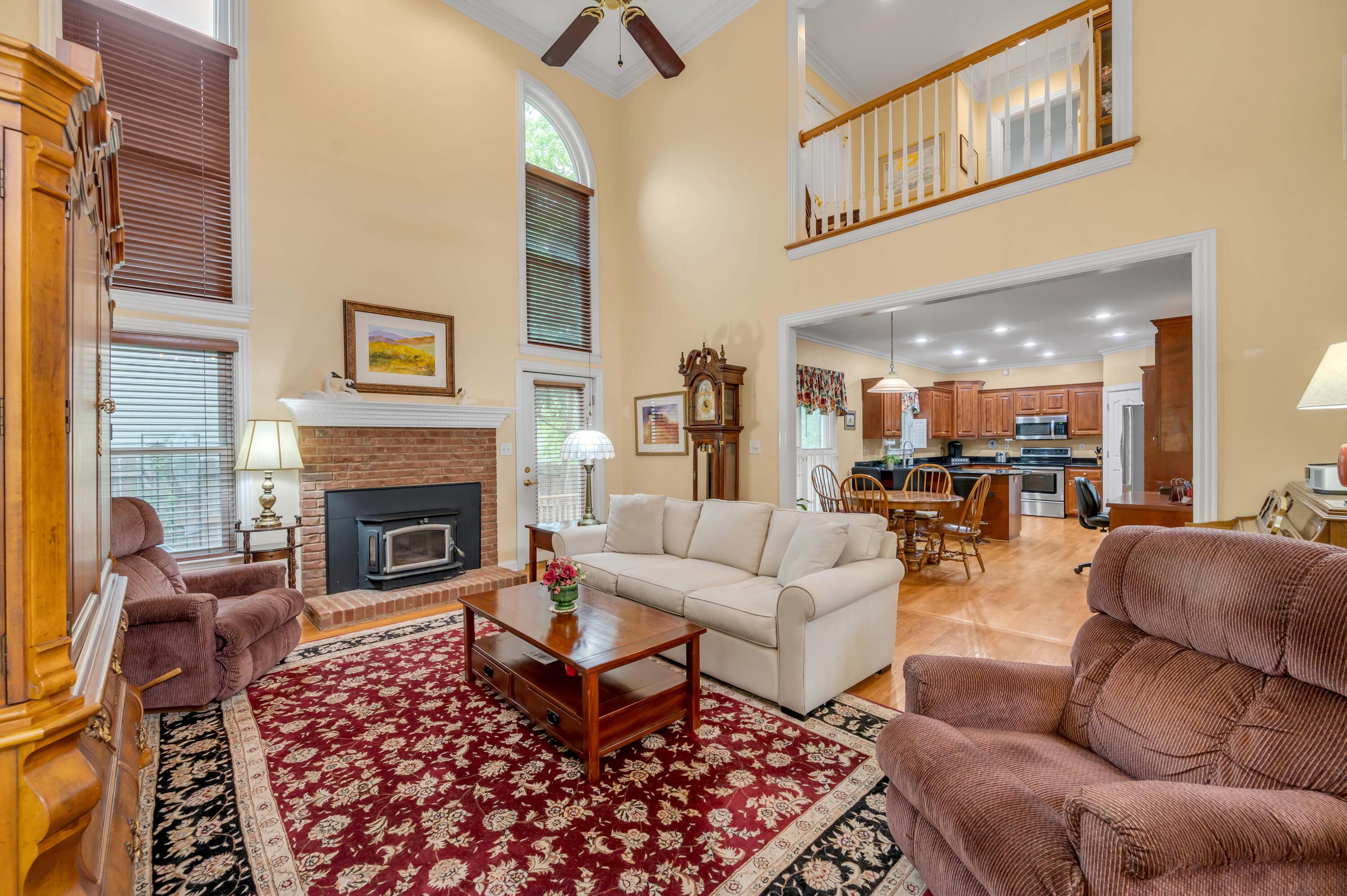 4304 Creek Valley Way