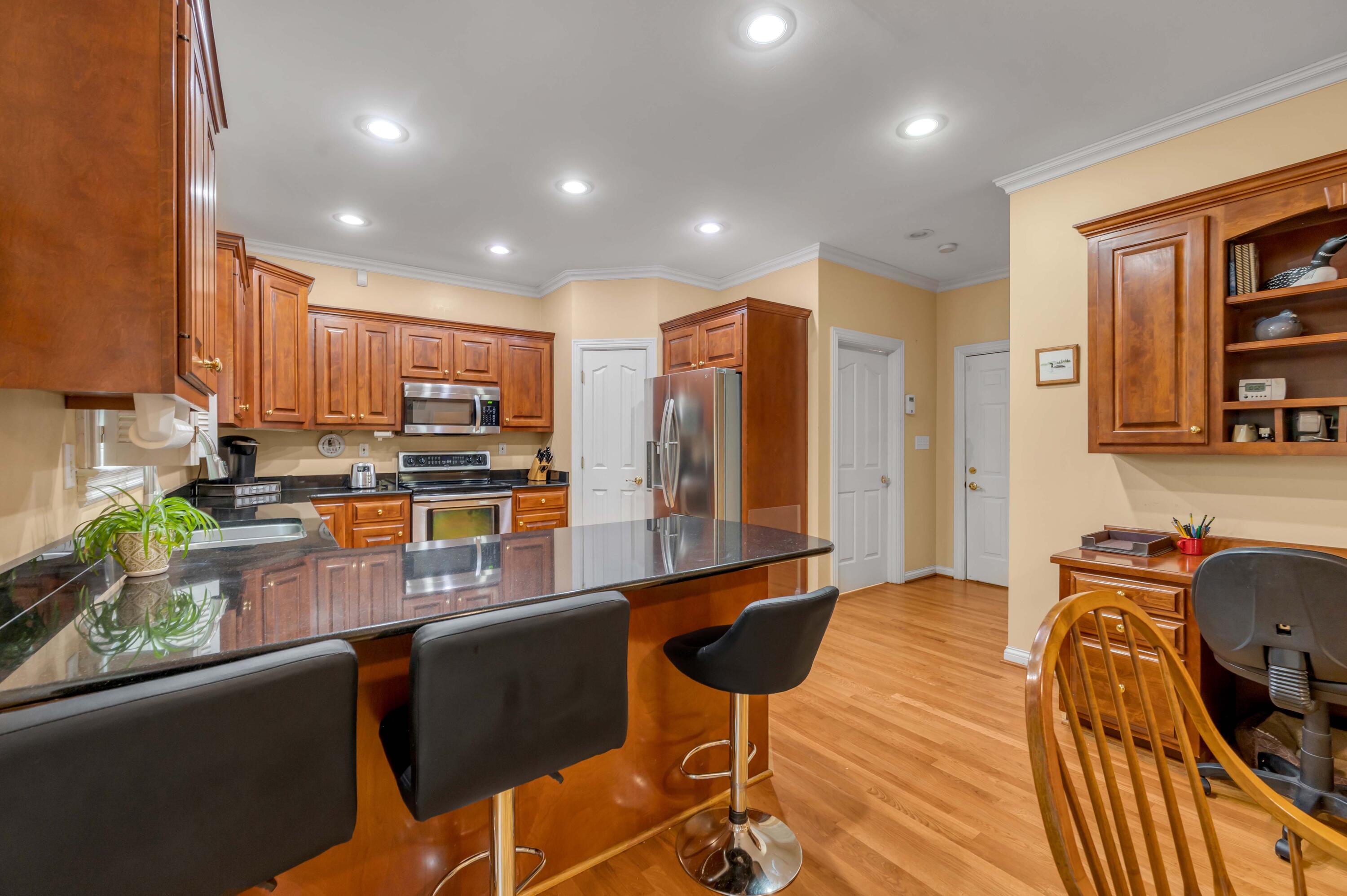 4304 Creek Valley Way