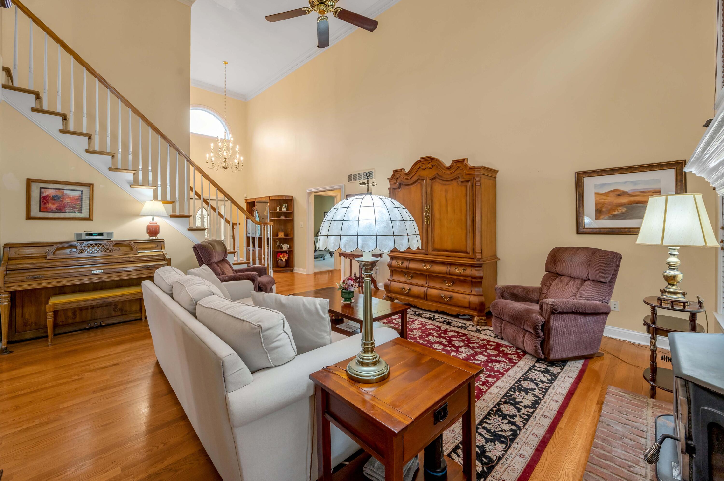 4304 Creek Valley Way