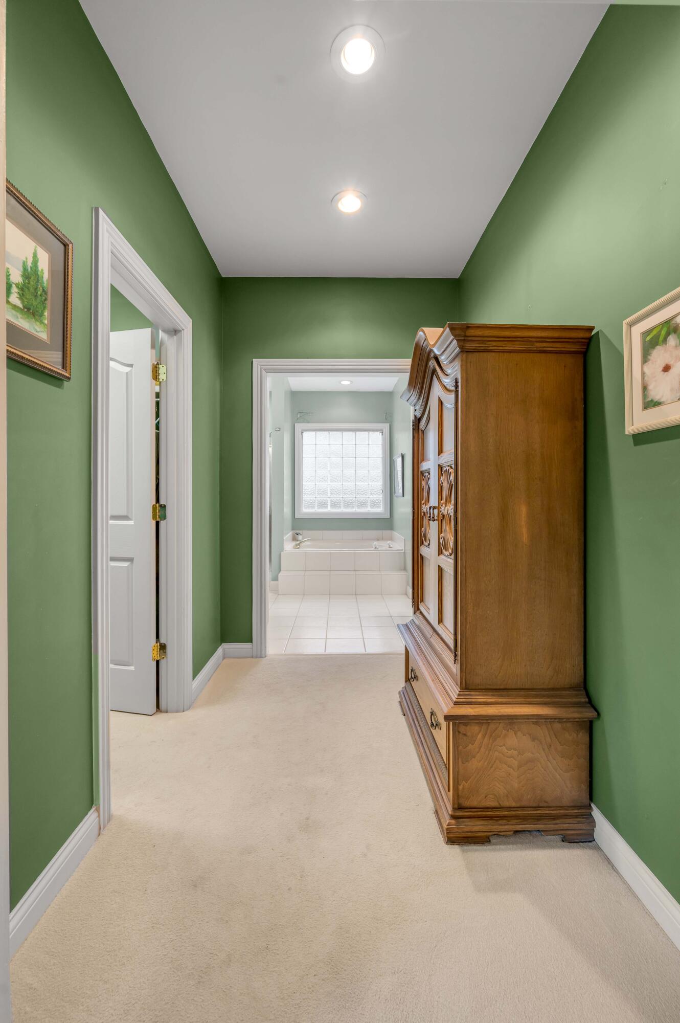 4304 Creek Valley Way