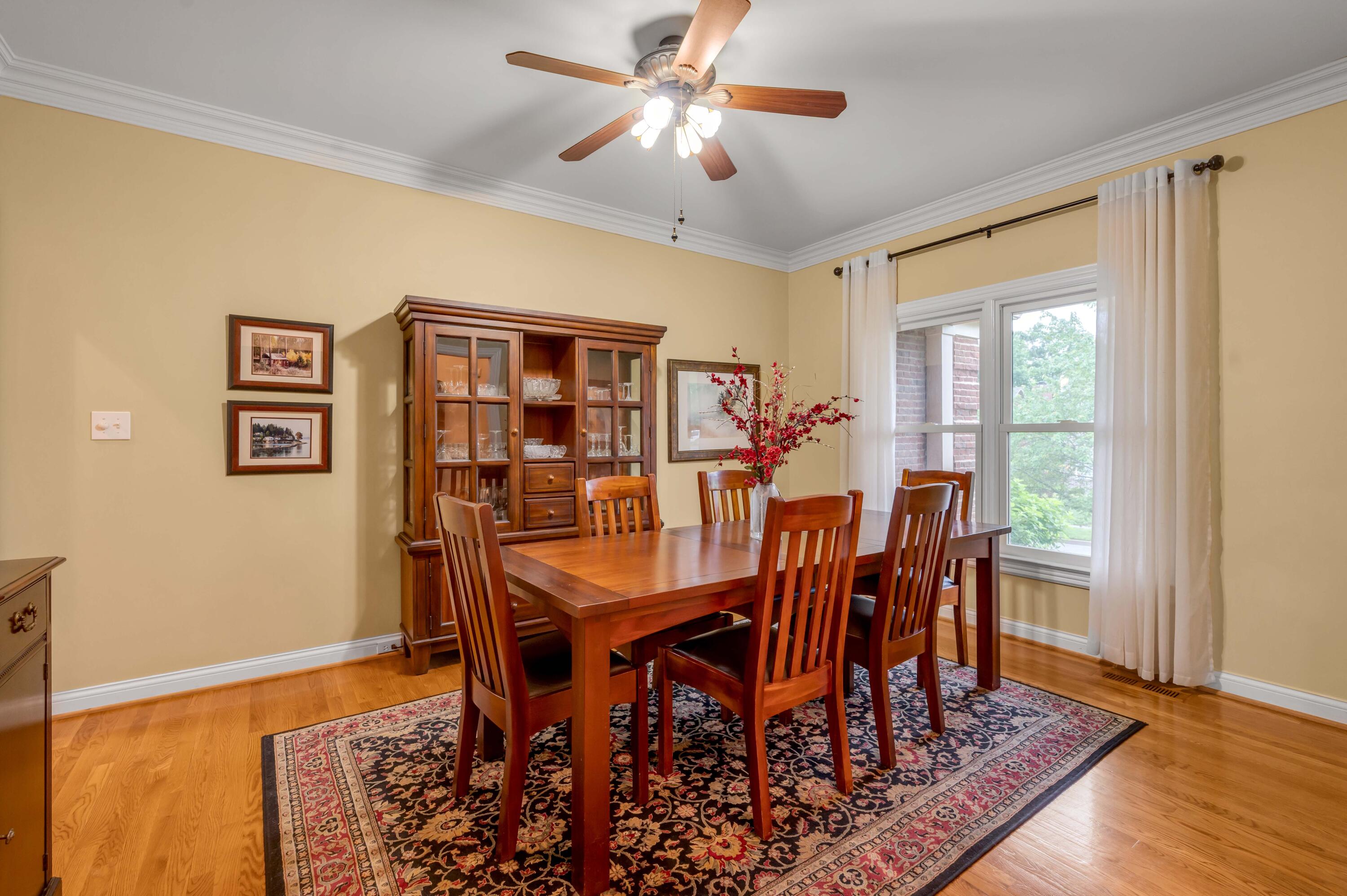 4304 Creek Valley Way