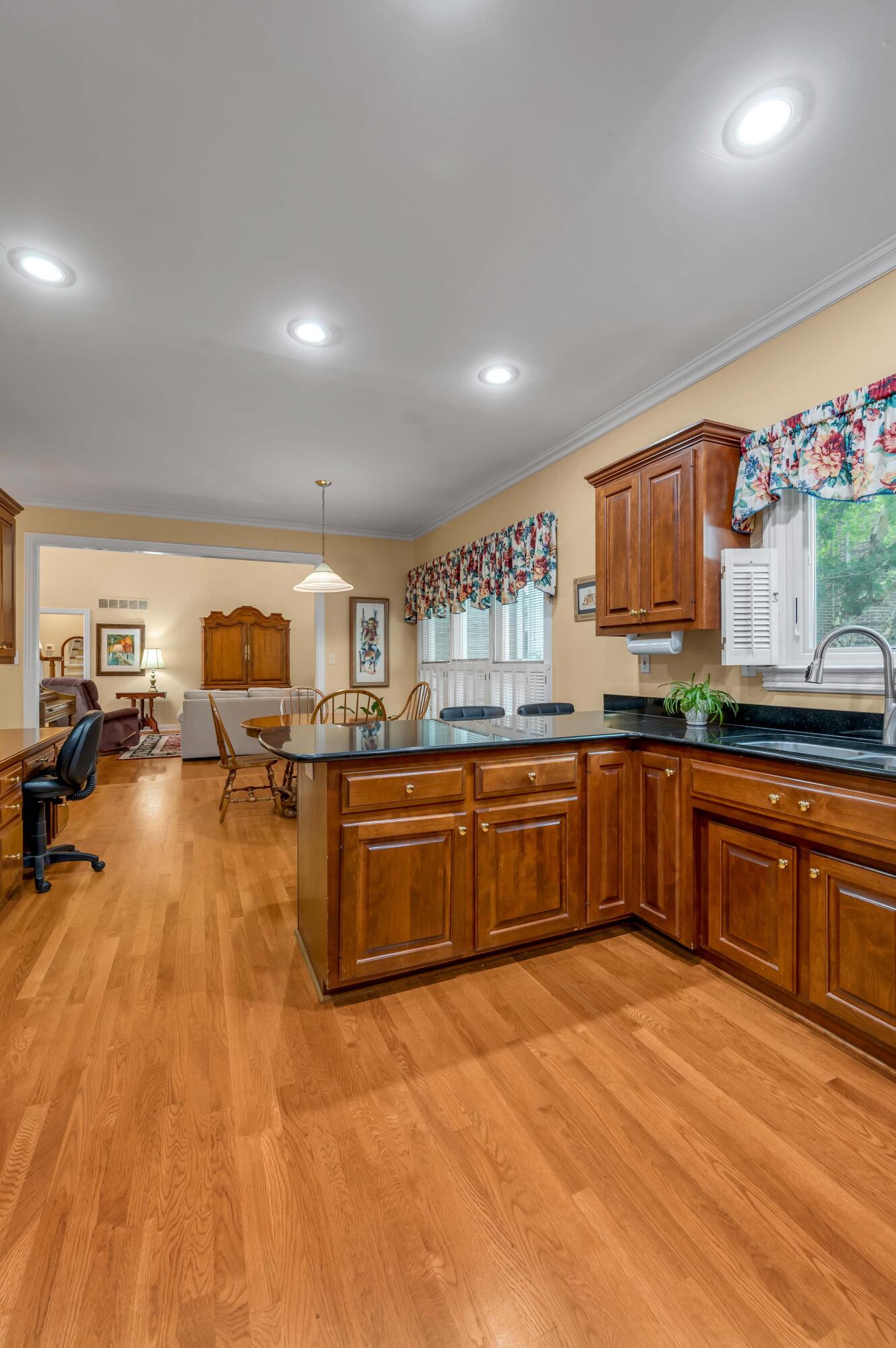 4304 Creek Valley Way