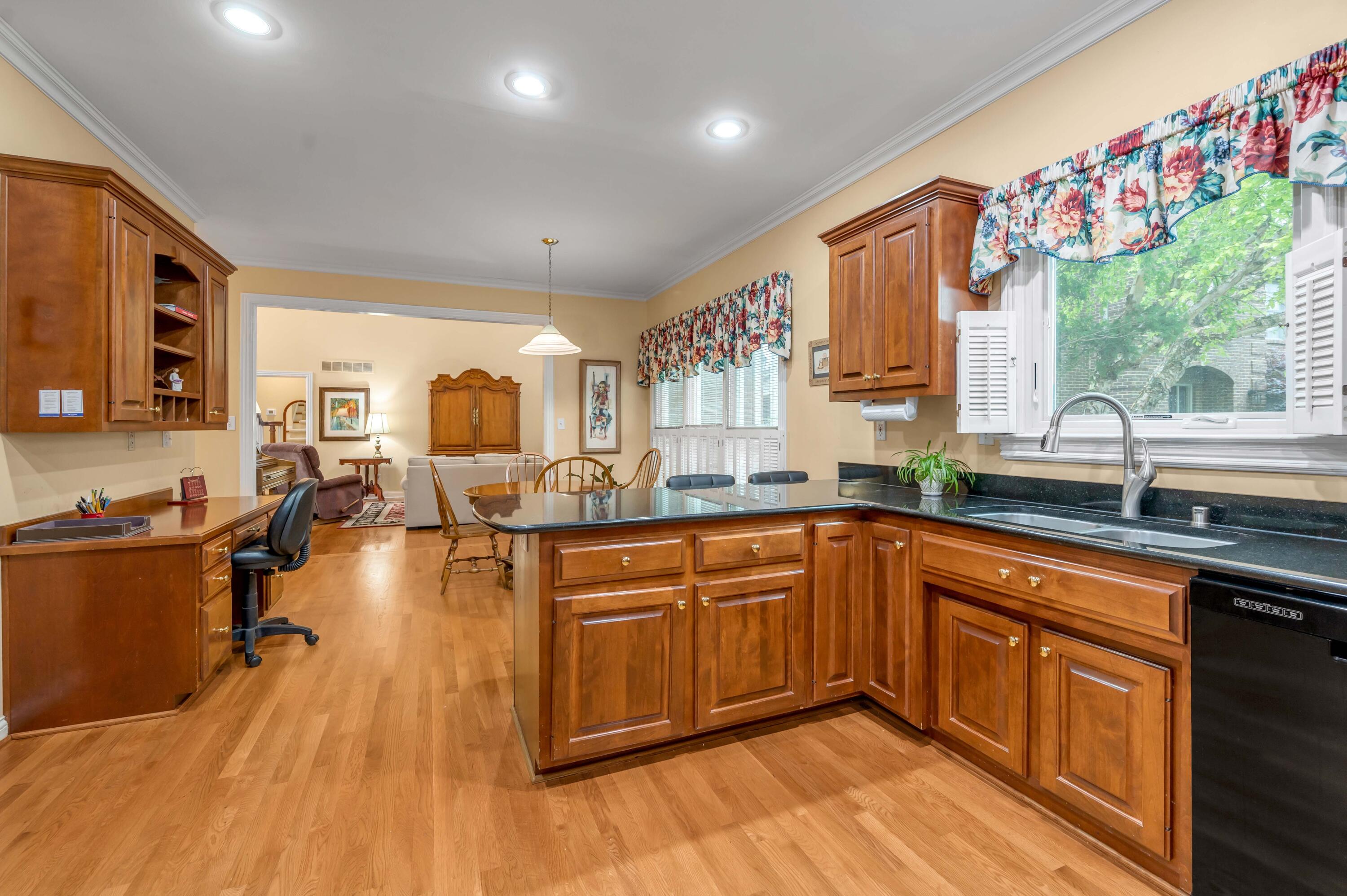 4304 Creek Valley Way