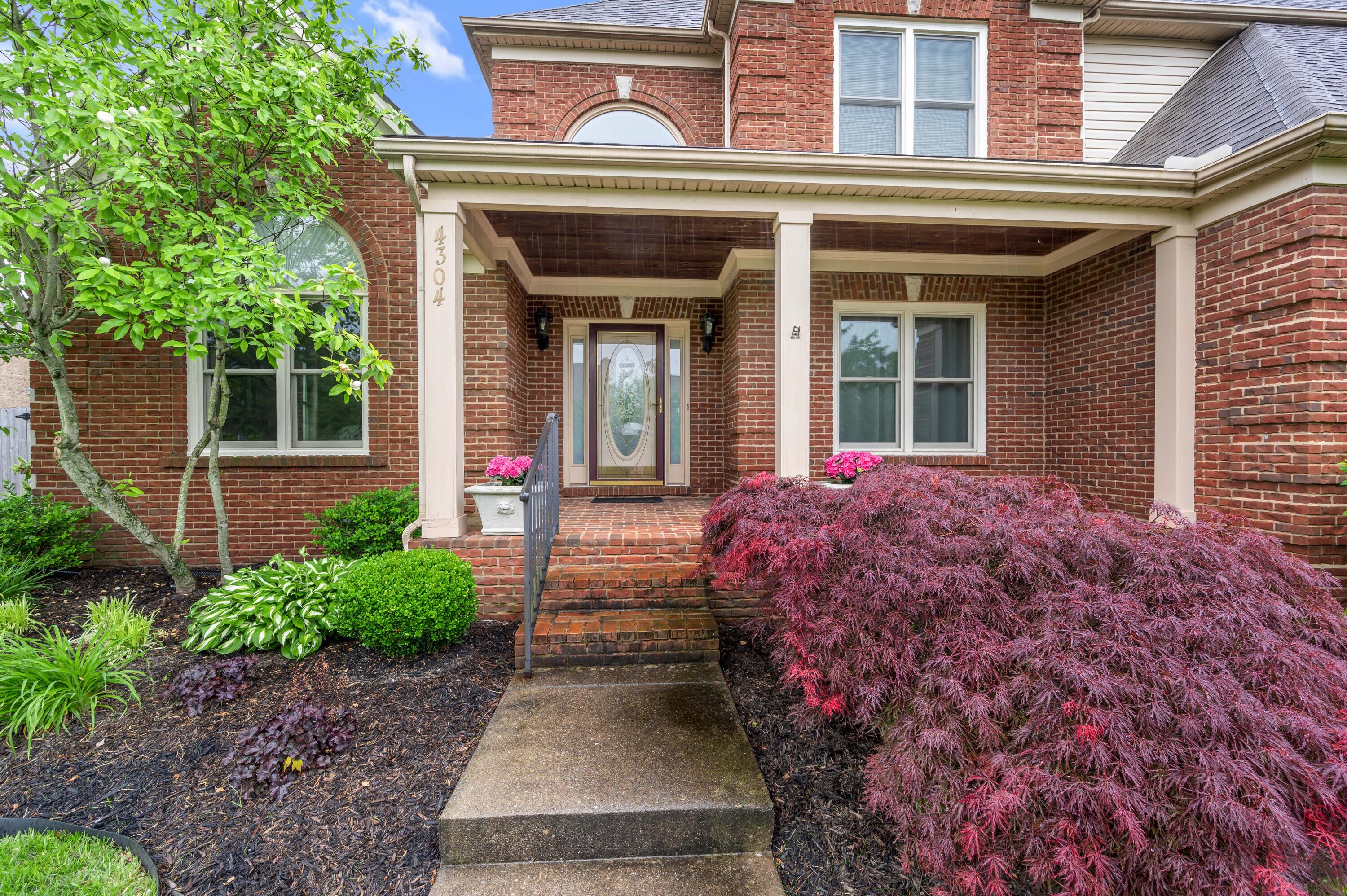 4304 Creek Valley Way