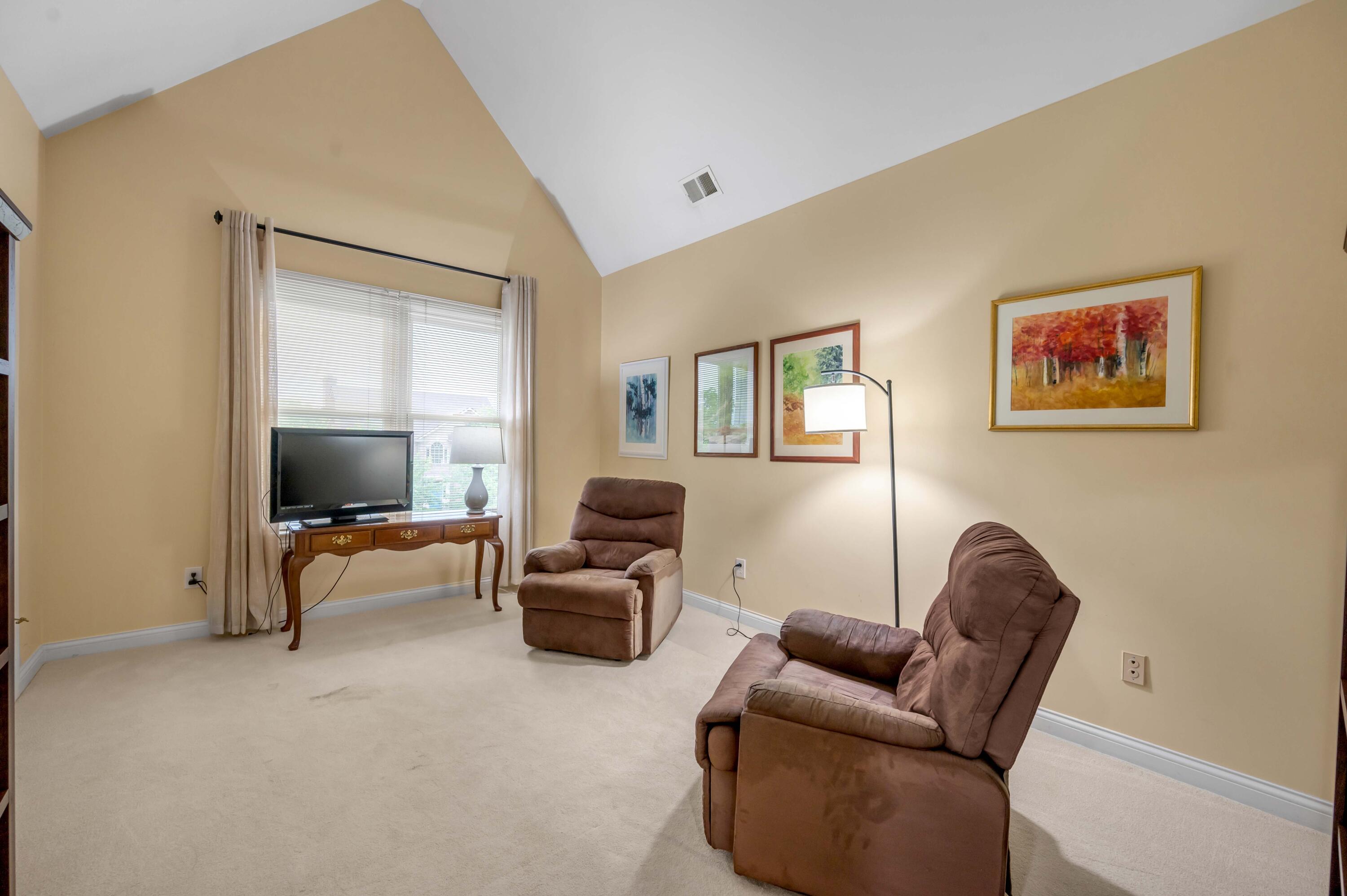 4304 Creek Valley Way