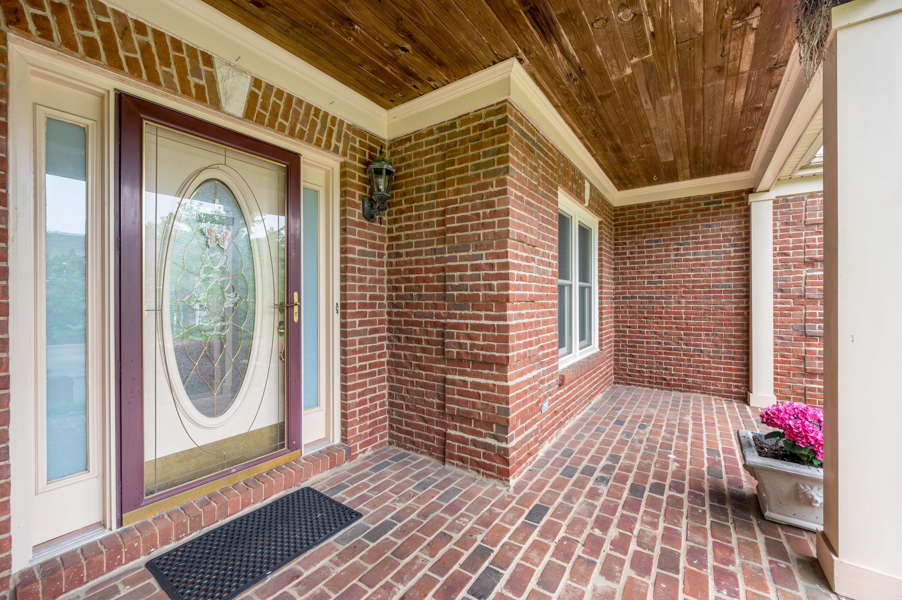 4304 Creek Valley Way