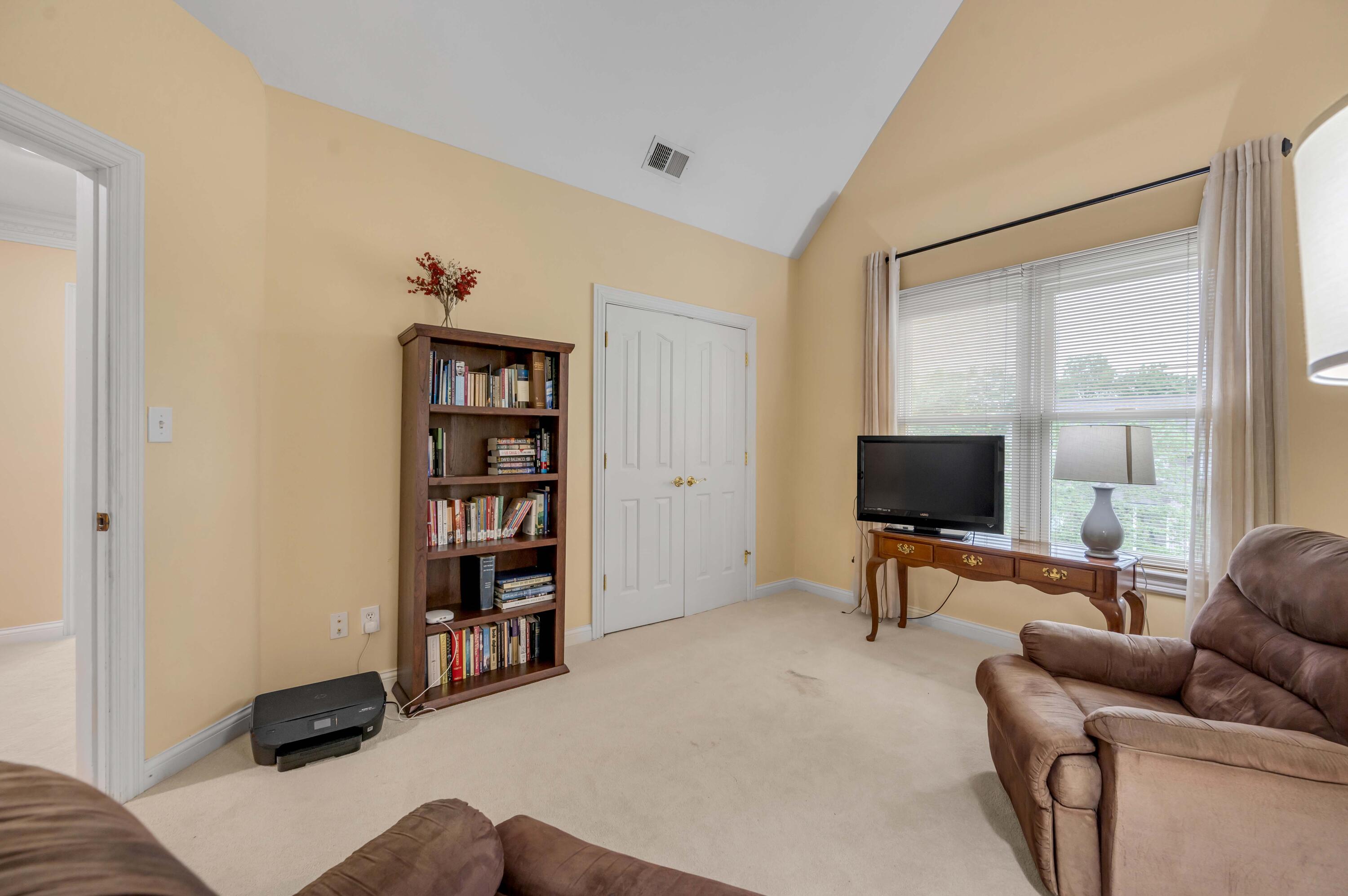 4304 Creek Valley Way