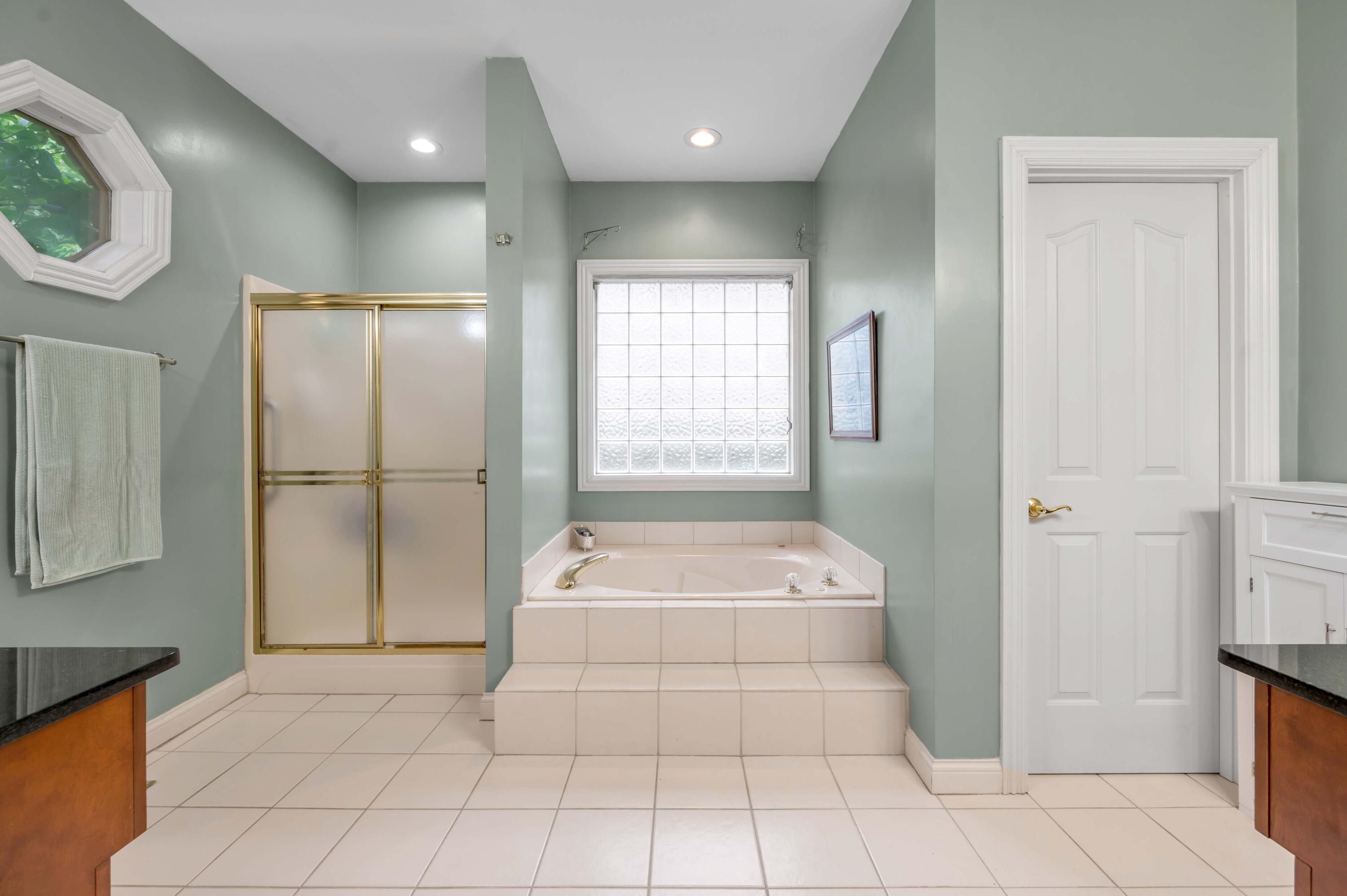 4304 Creek Valley Way