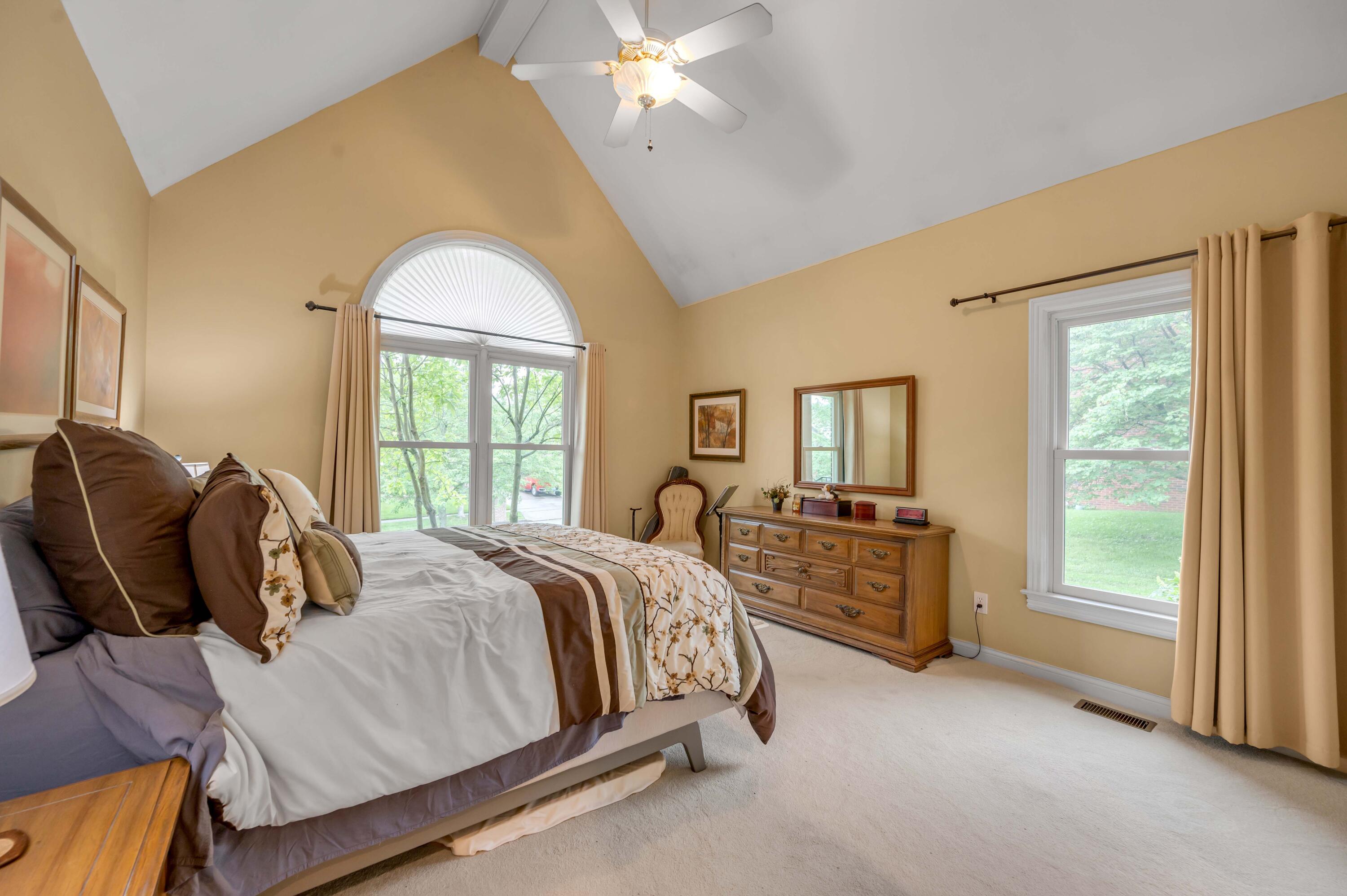 4304 Creek Valley Way