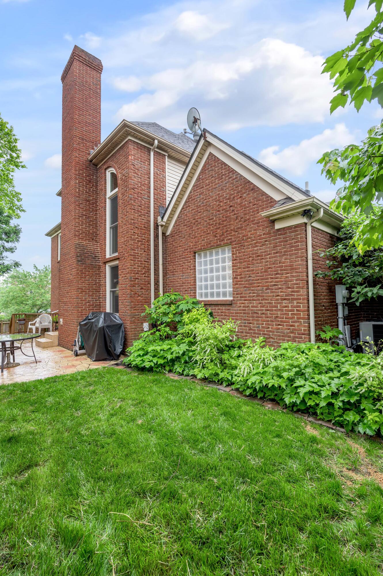 4304 Creek Valley Way